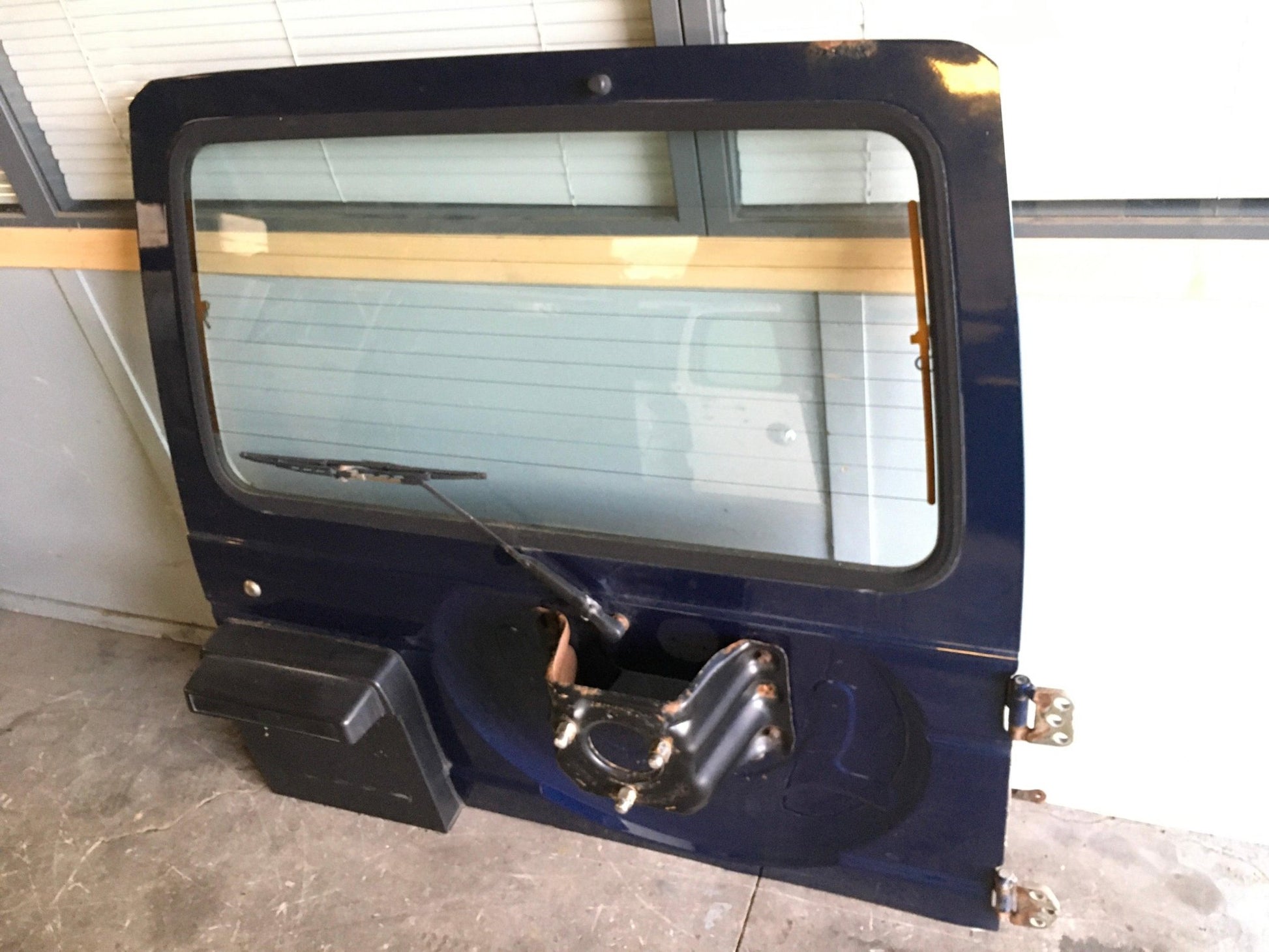 Porton Mitsubishi Pajero I MB275658 - MB275658