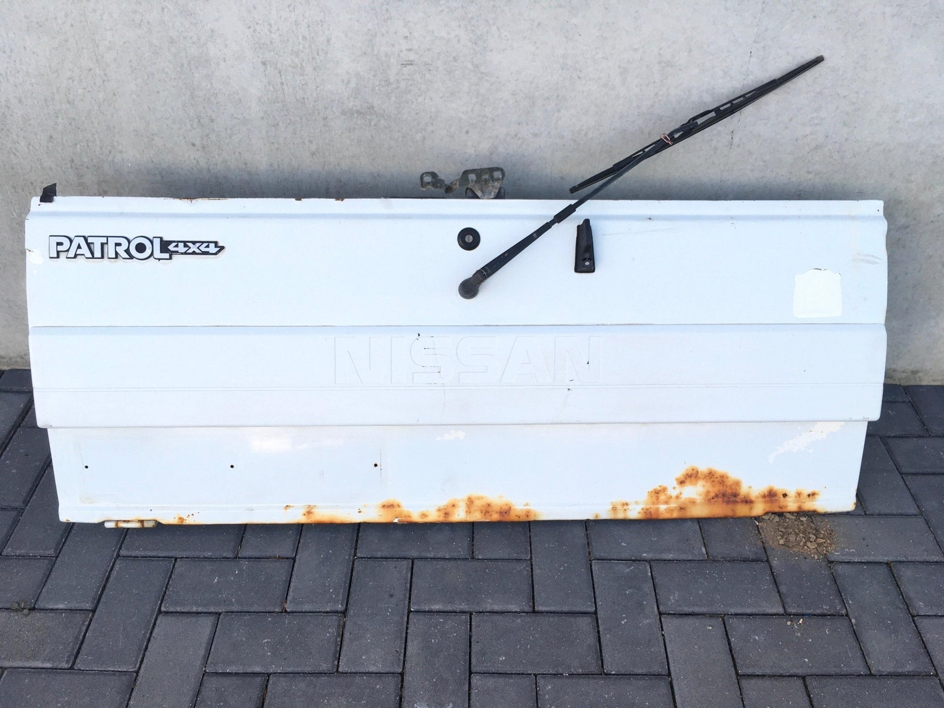 Porton Nissan Patrol III 90200C8260 - 90200C8260