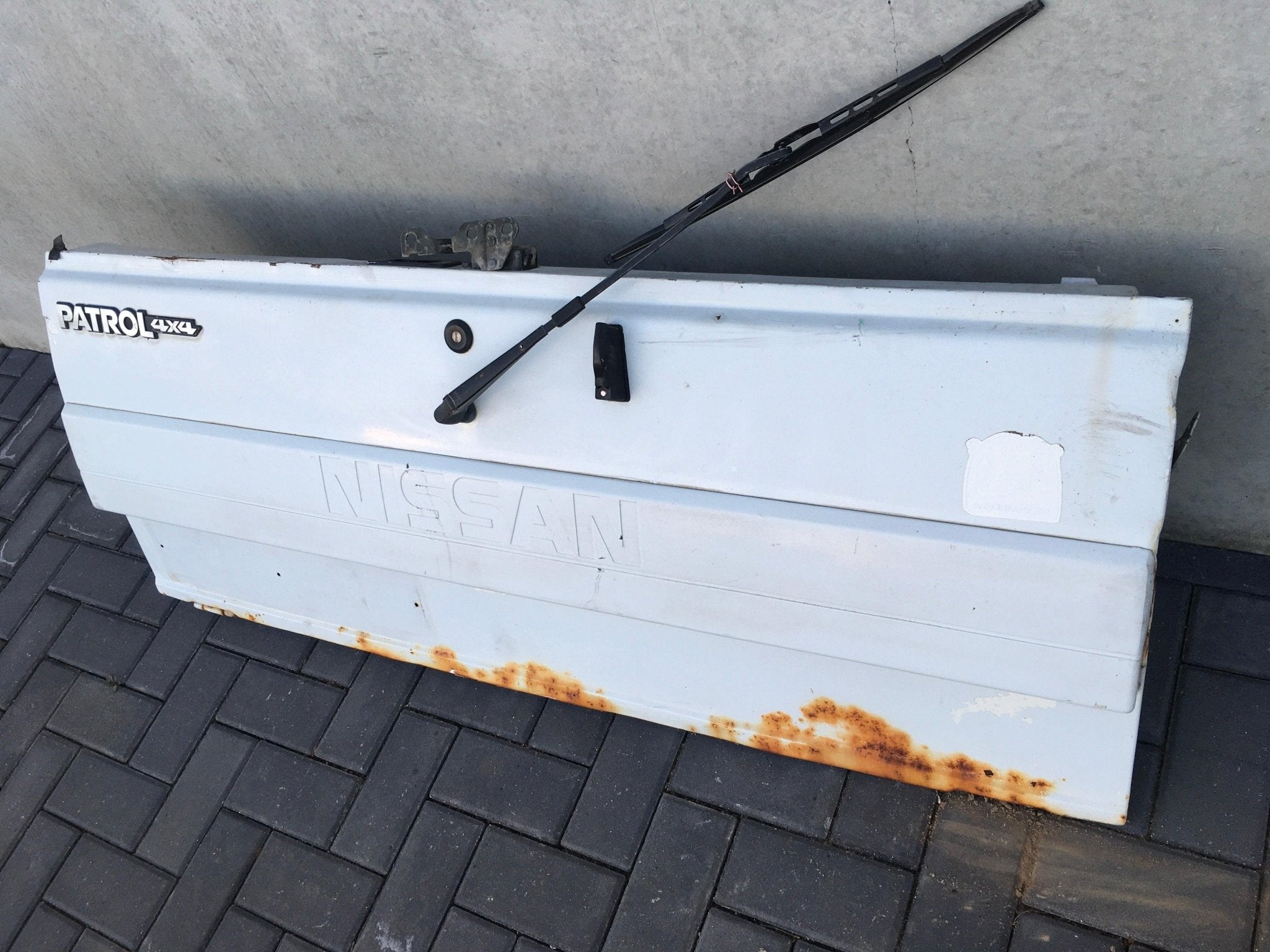 Porton Nissan Patrol III 90200C8260 - 90200C8260