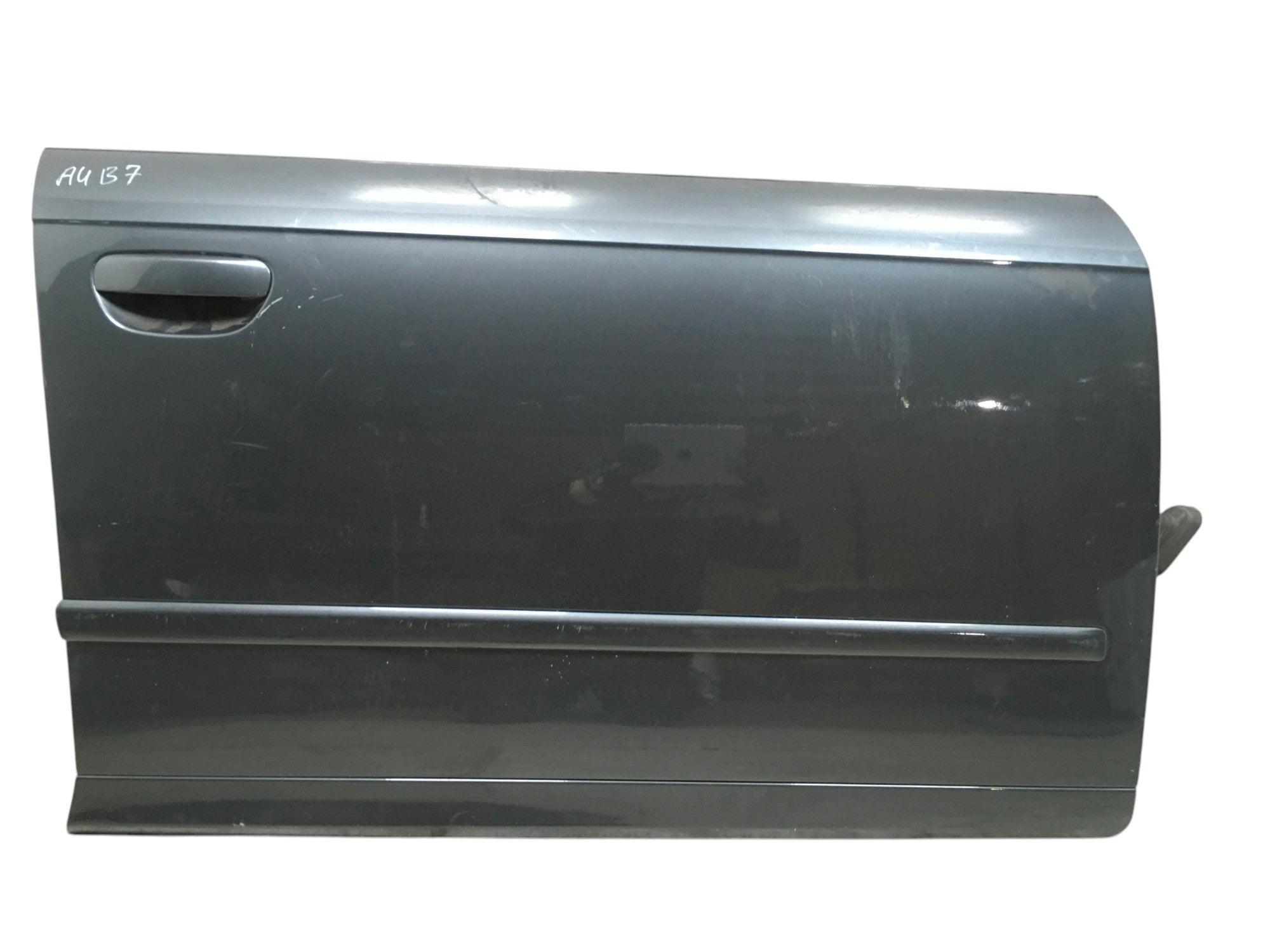 Puerta del dcha Audi A4 B7 Avant - 8E0831052
