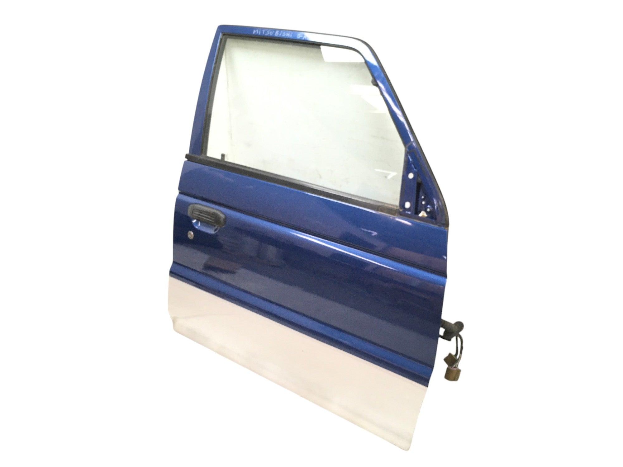 Puerta del dcha Mitsubishi Montero V20 - MB861334