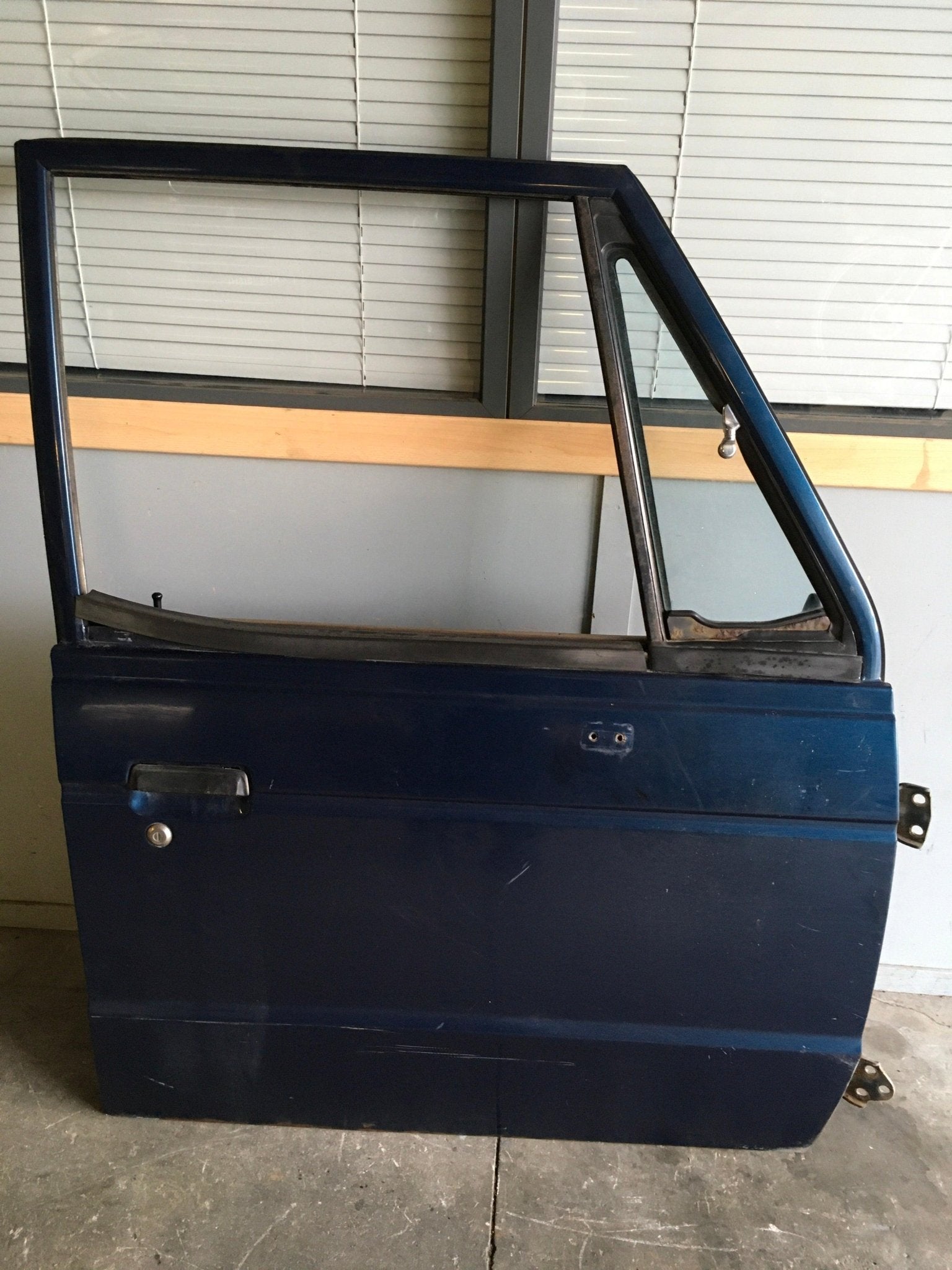 Puerta del dcha Mitsubishi Pajero I - MB275443