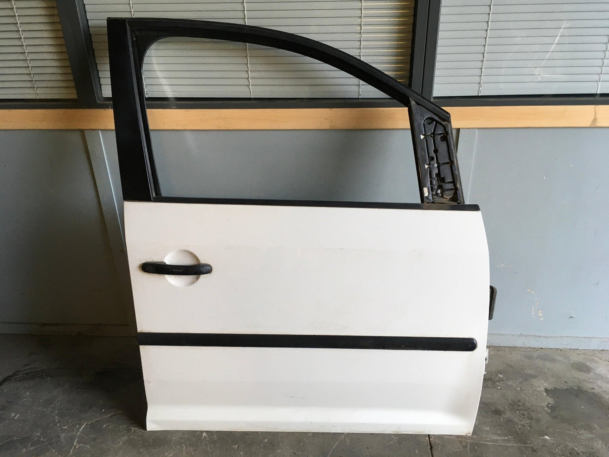 Puerta del dcha VW Caddy III 2K - 2K0831056B