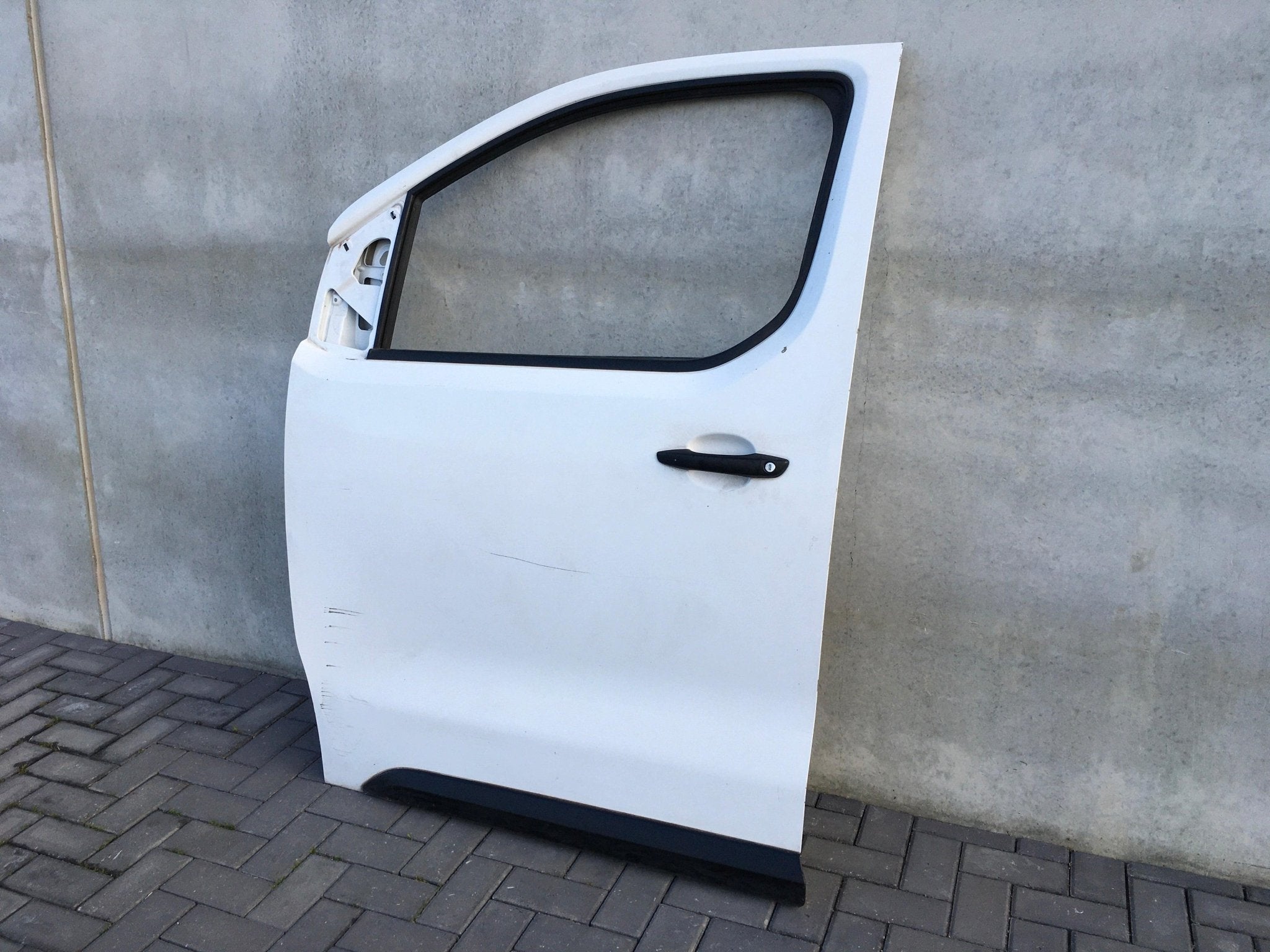 Puerta del izq Expert Jumpy Vivaro C - 9811893680