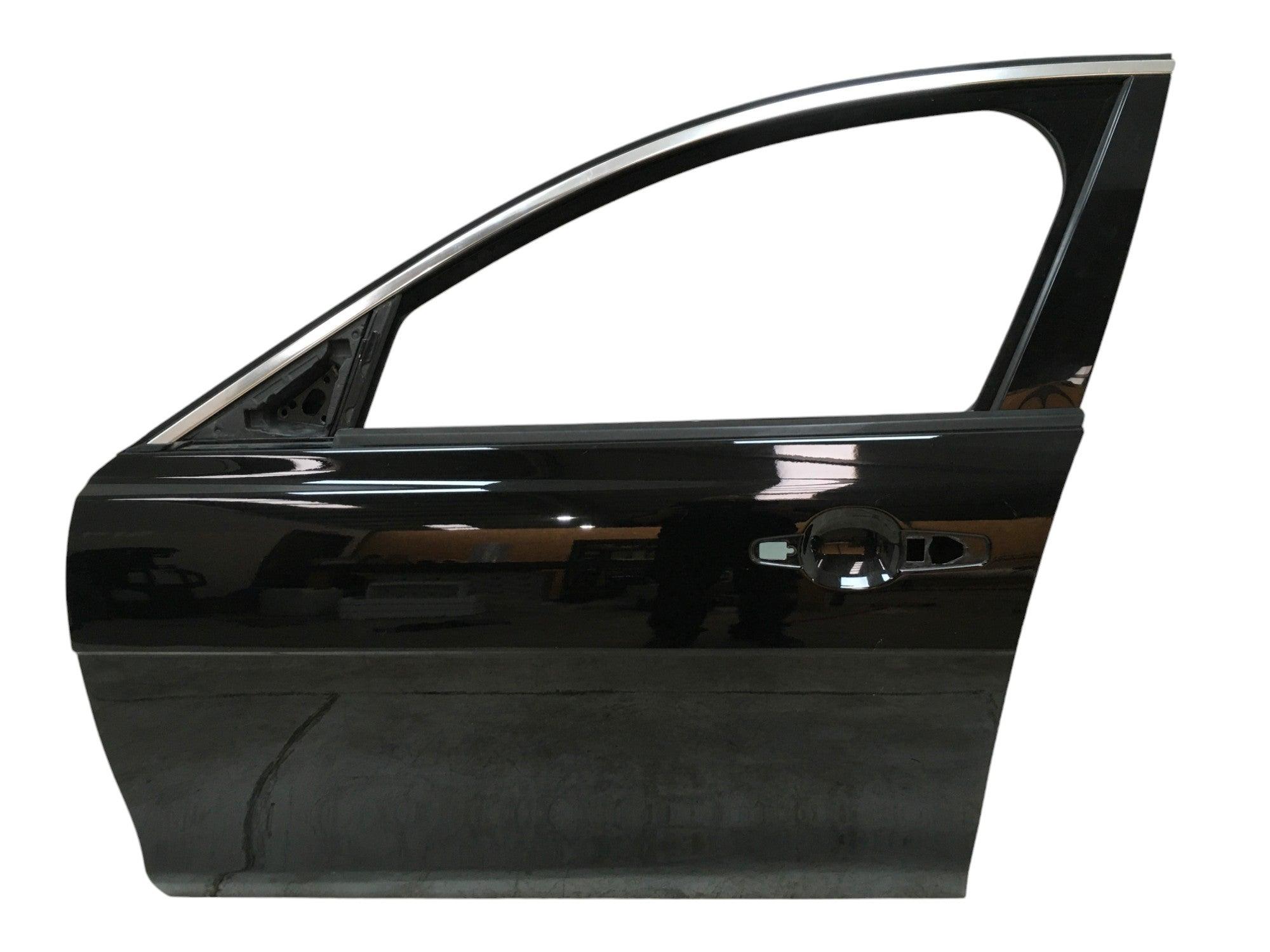 Puerta del izq Jaguar XE - T4N2633