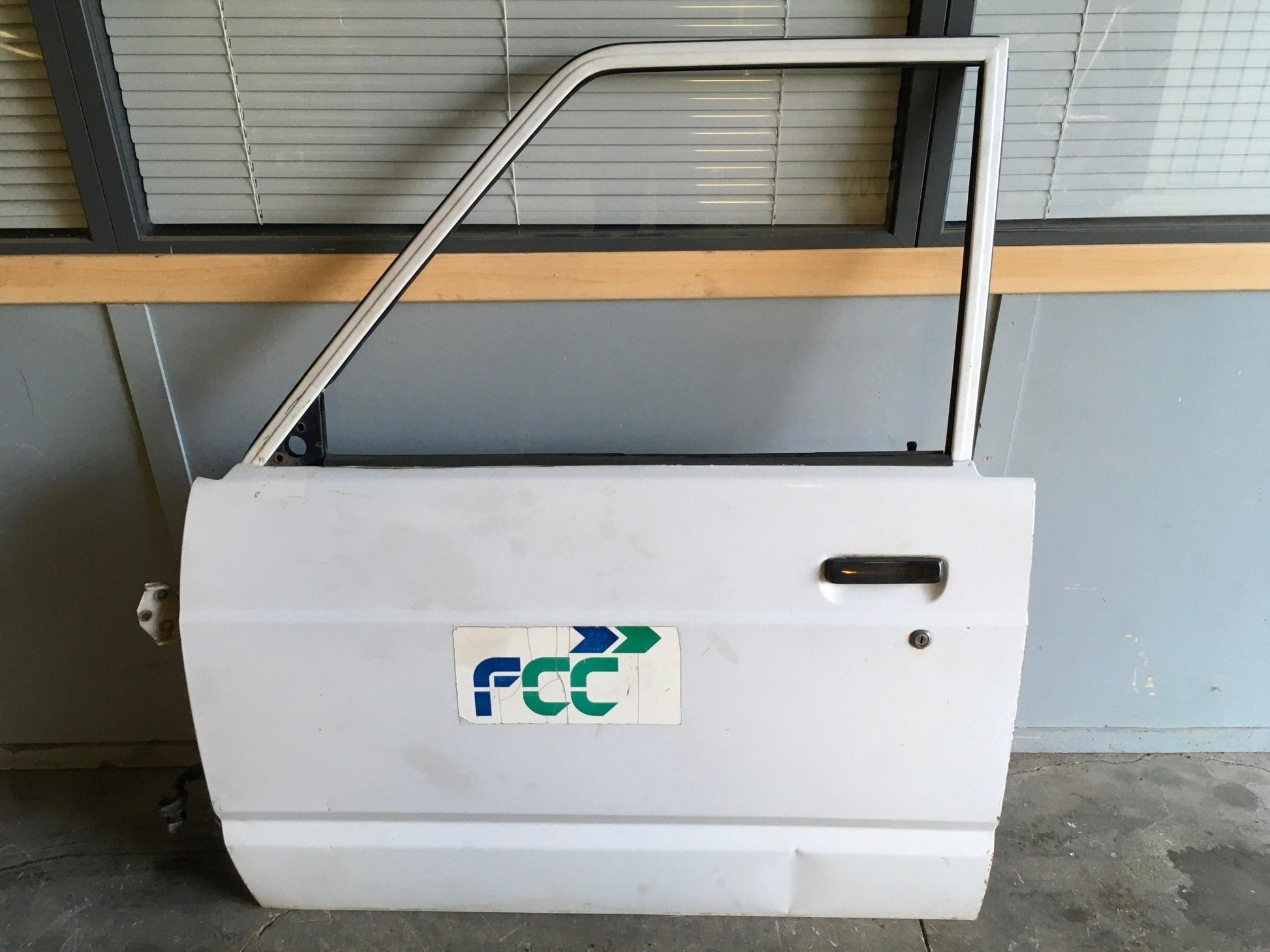 Puerta del izq Nissan Patrol III 260 - H0101C9560