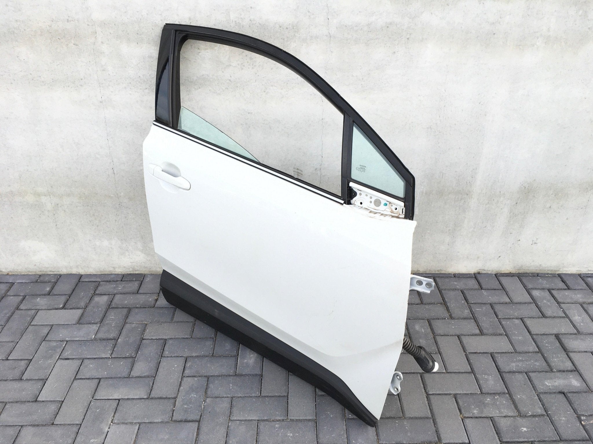 Puerta delantera derecha Toyota C - HR - 67001F4010