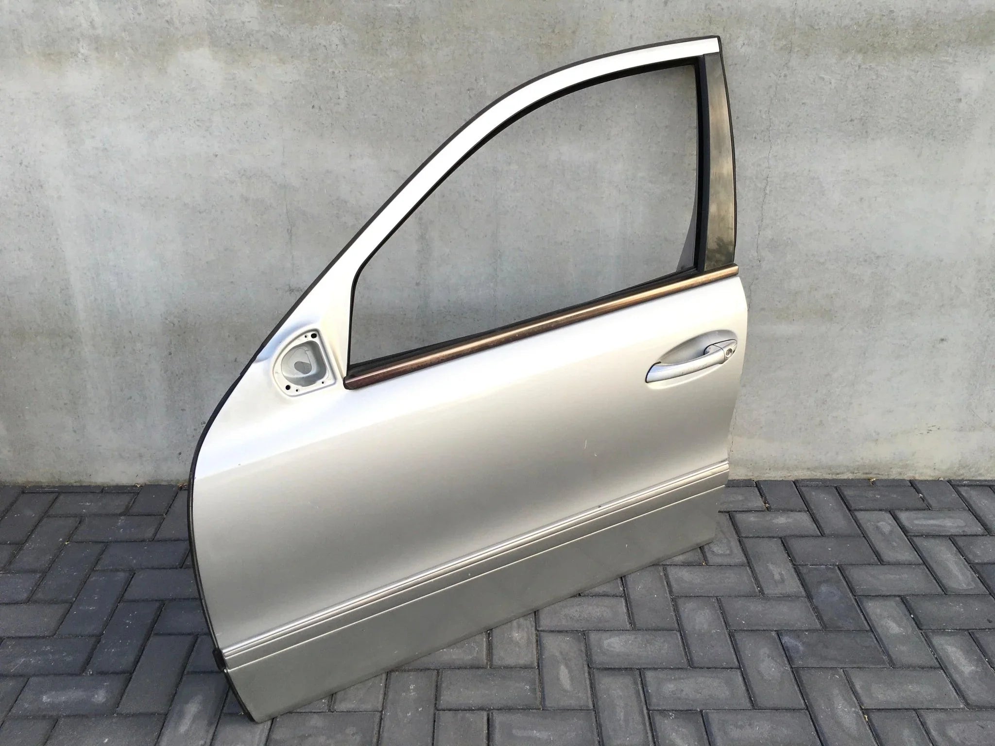 Puerta delantera izquierda Mercedes W211