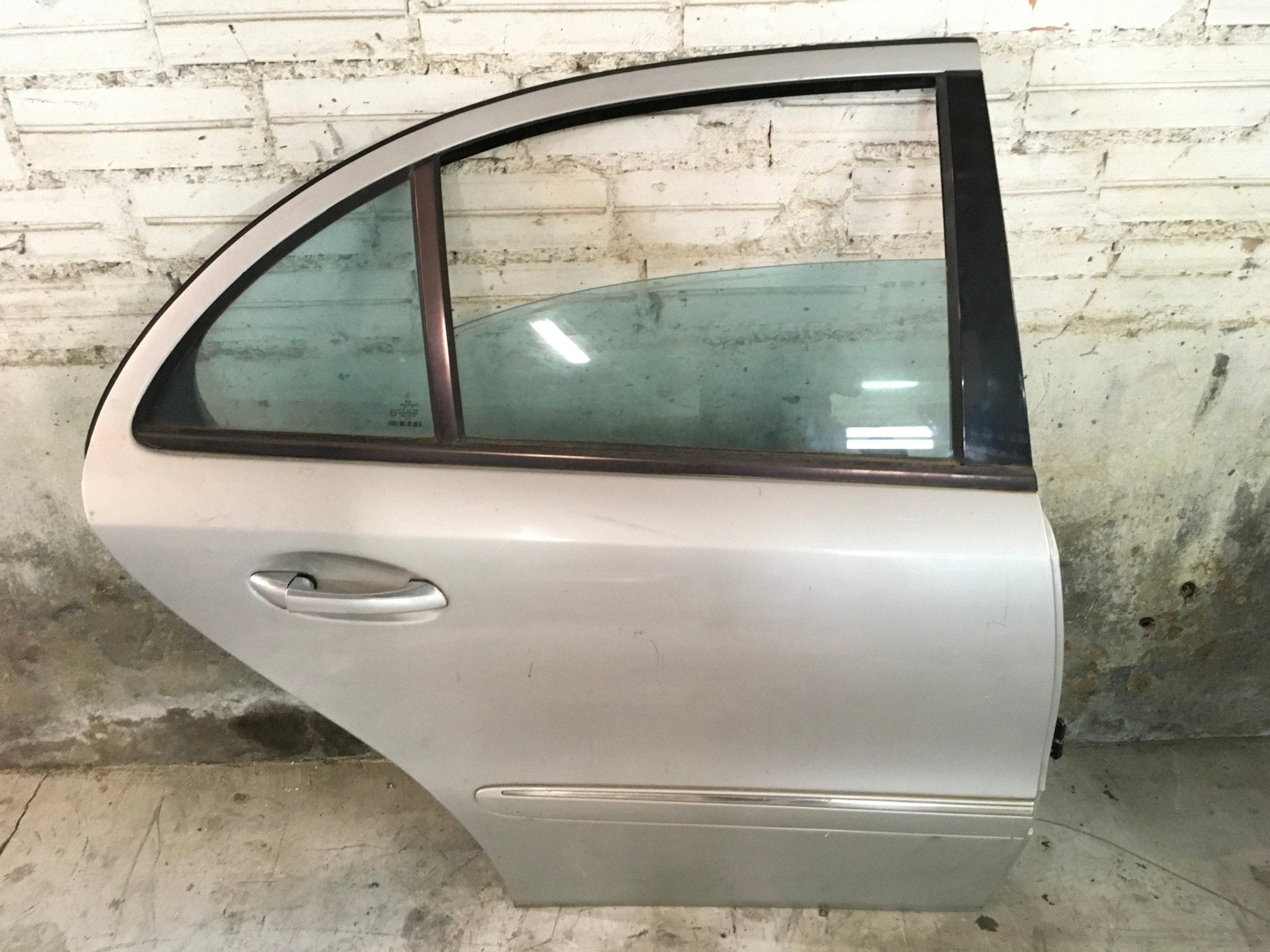 Puerta tra dcha Mercedes E 211730020528 - 211730020528