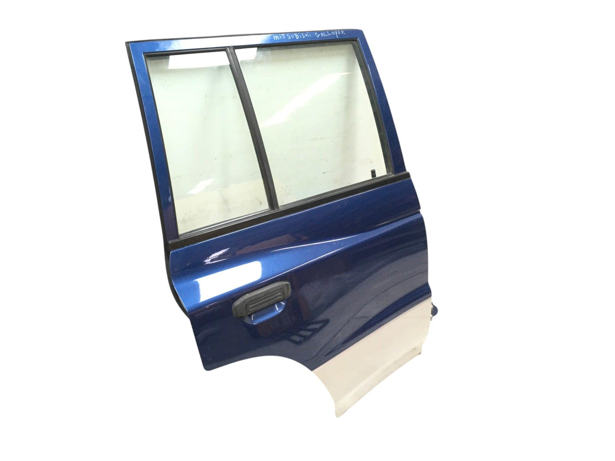 Puerta tra dcha Mitsubishi Montero V20 - MB861342