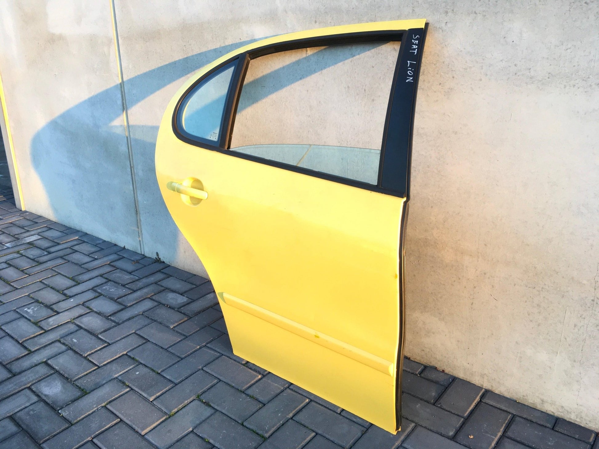 Puerta tra dcha Seat Leon 1M1 - 1M0833056L