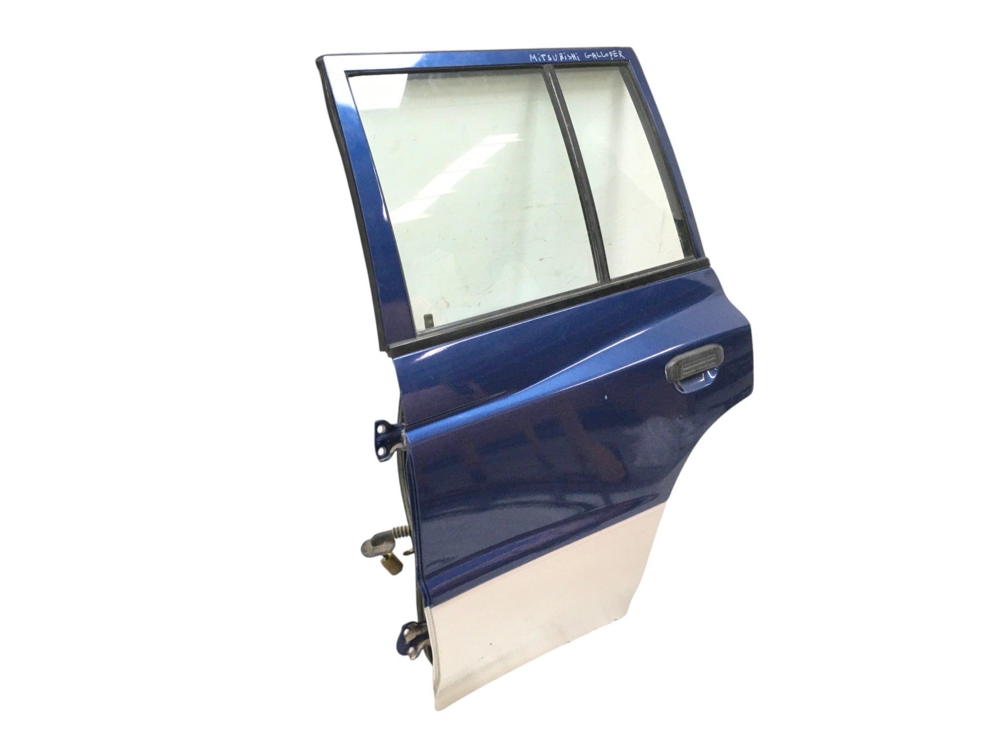 Puerta tra izq Mitsubishi Montero V20 - MB861341