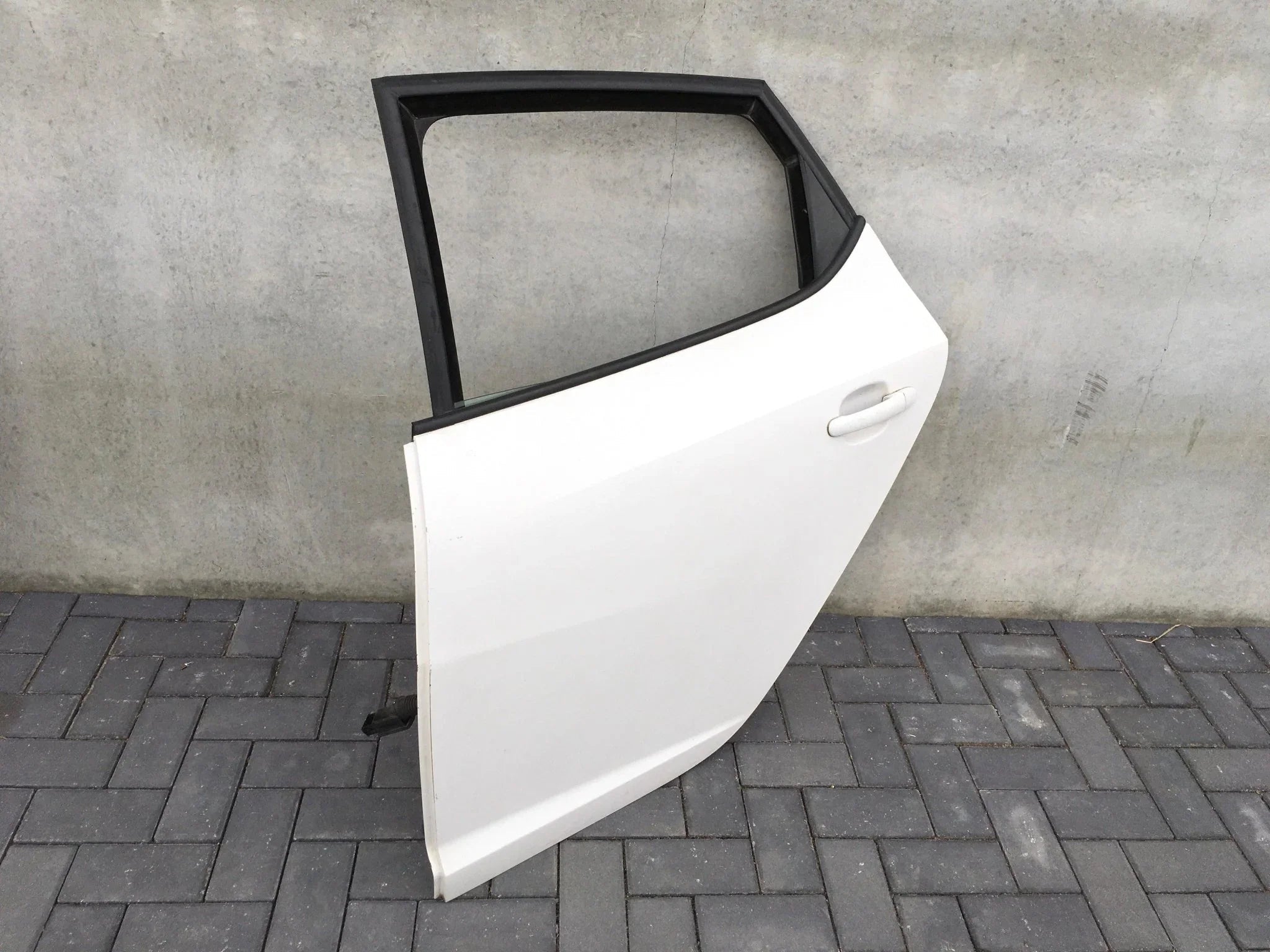 Puerta tra izq Seat Ibiza 6J