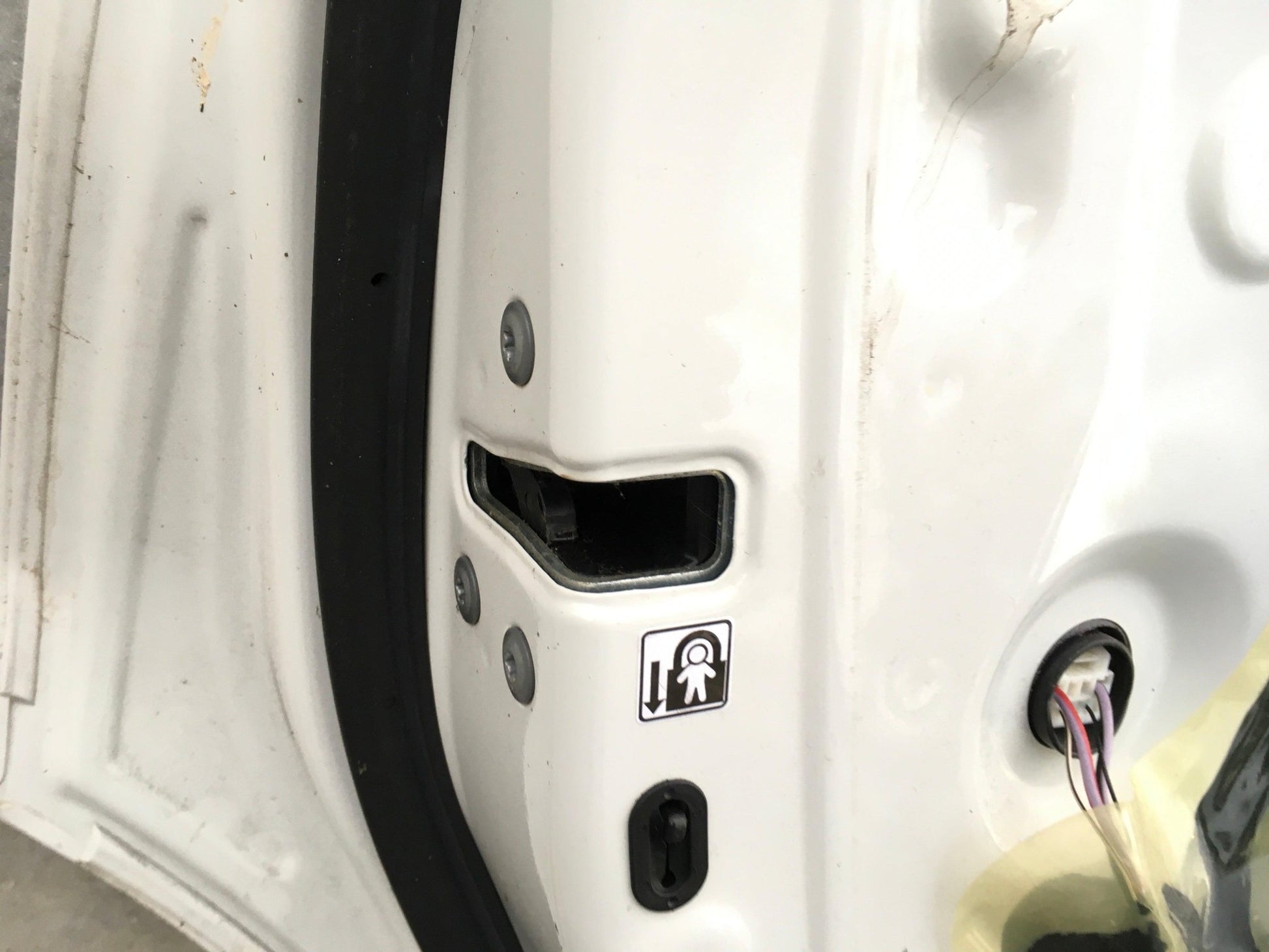 Puerta trasera izquierda Toyota C - HR - 67004F4010 _