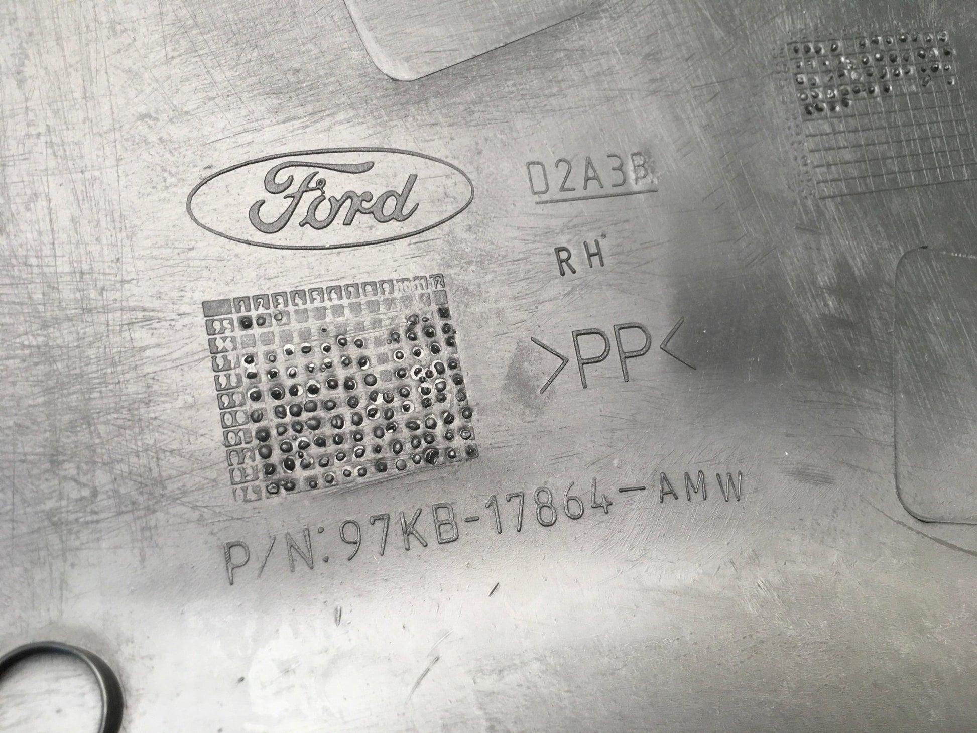 Puntal derecho paragolpes trasero Ford KA I - 97KB17864AMW