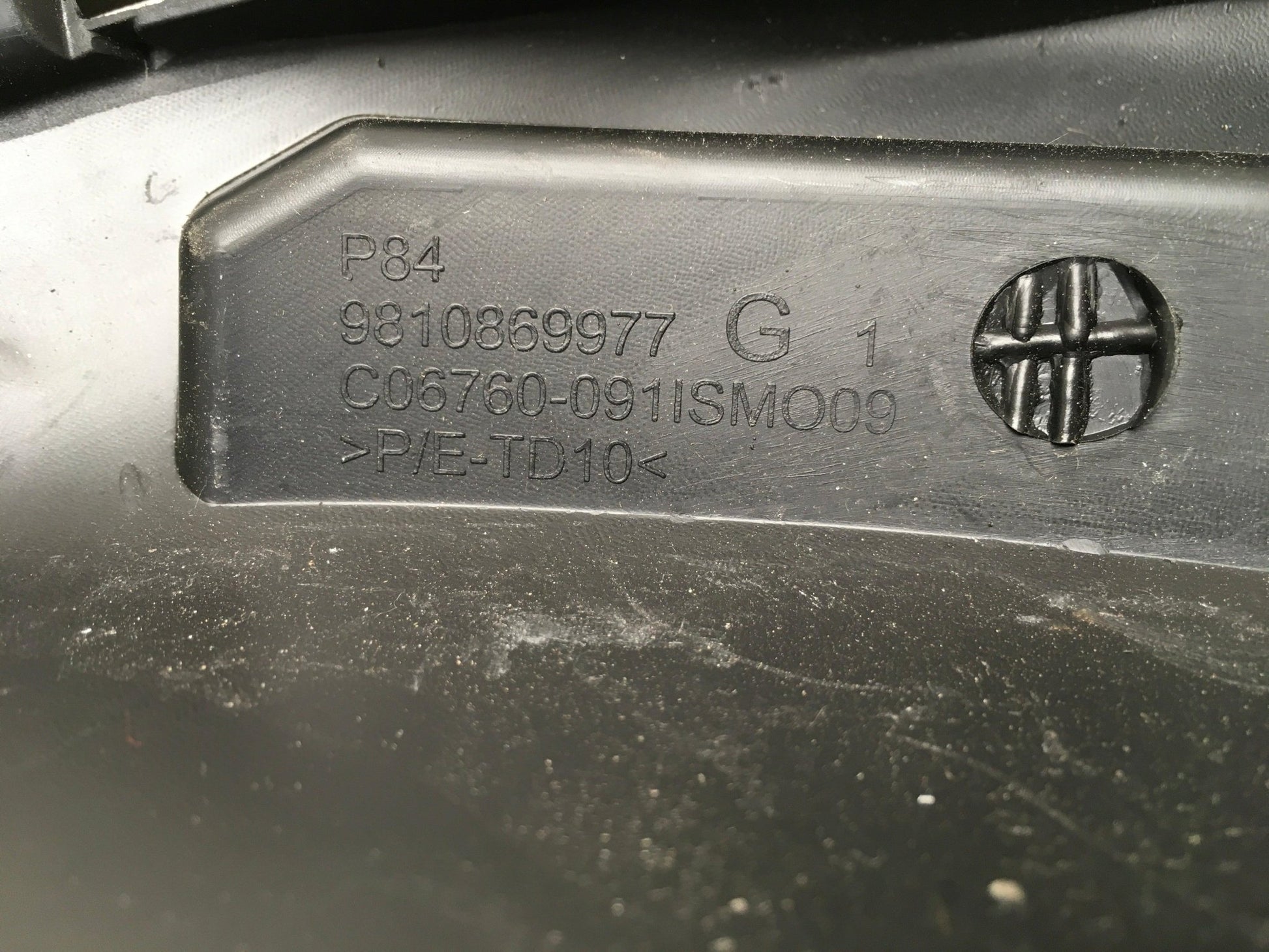 Puntera del izq Peugeot 5008 3008 II - 9810869977