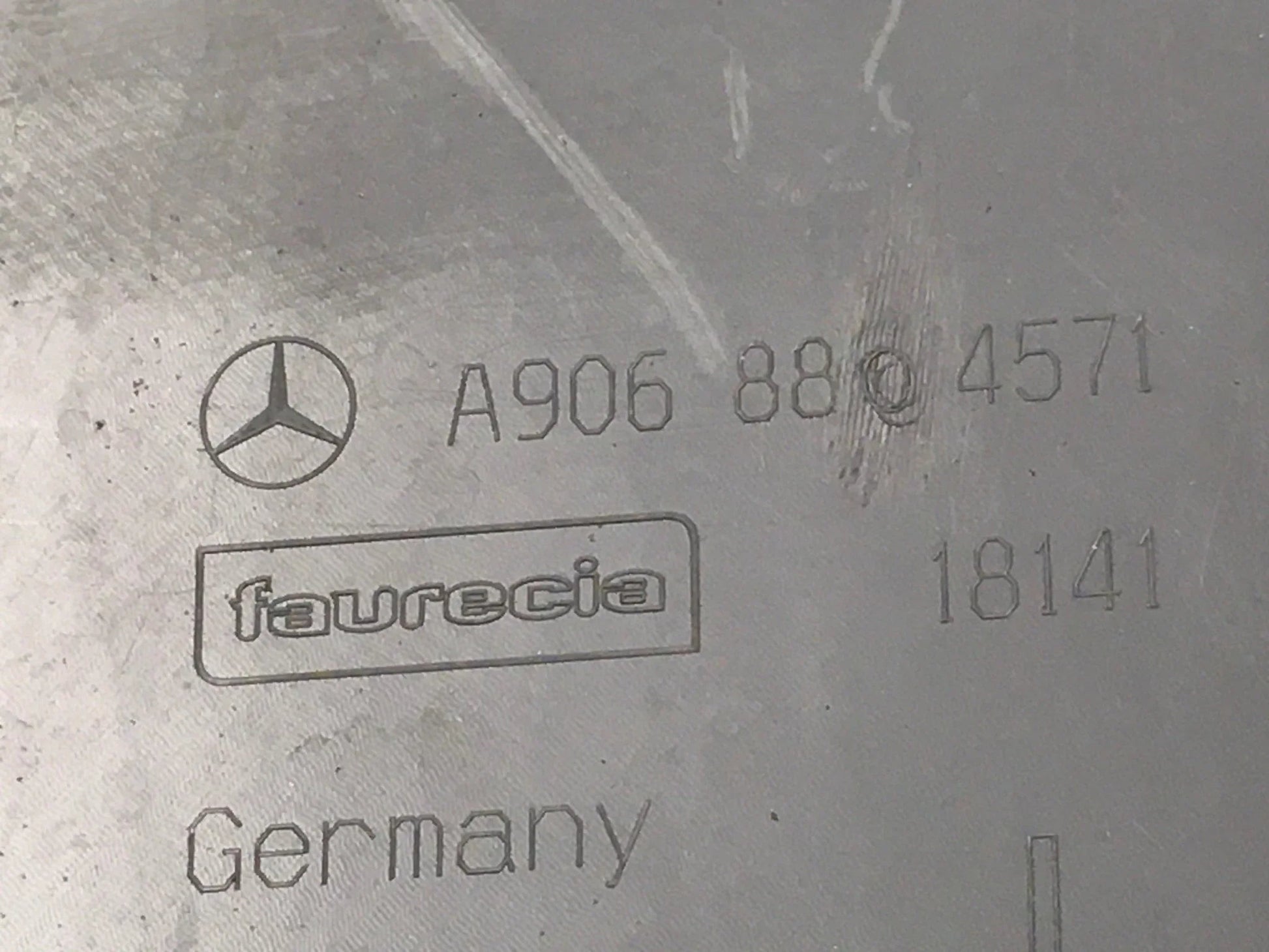 Puntera tra izq Mercedes Sprinter W906