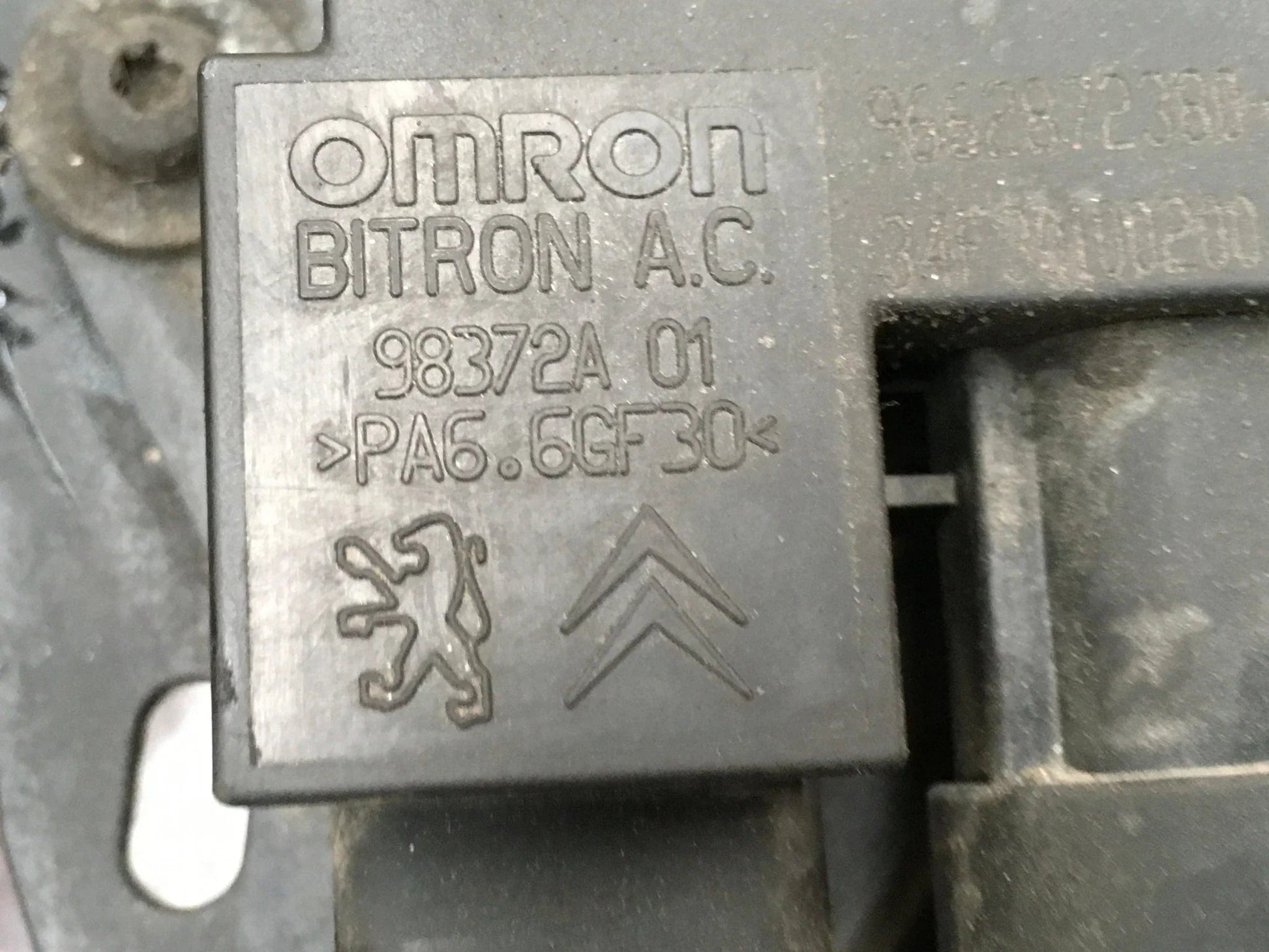 Radiador Peugeot 207 9650903880