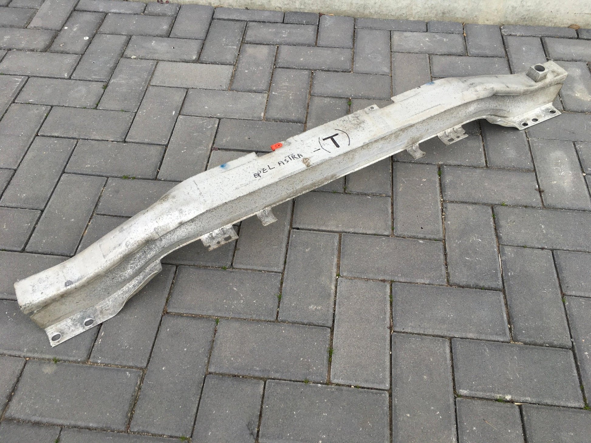 Refuerzo paragolpes trasero Opel Astra H - 13125147