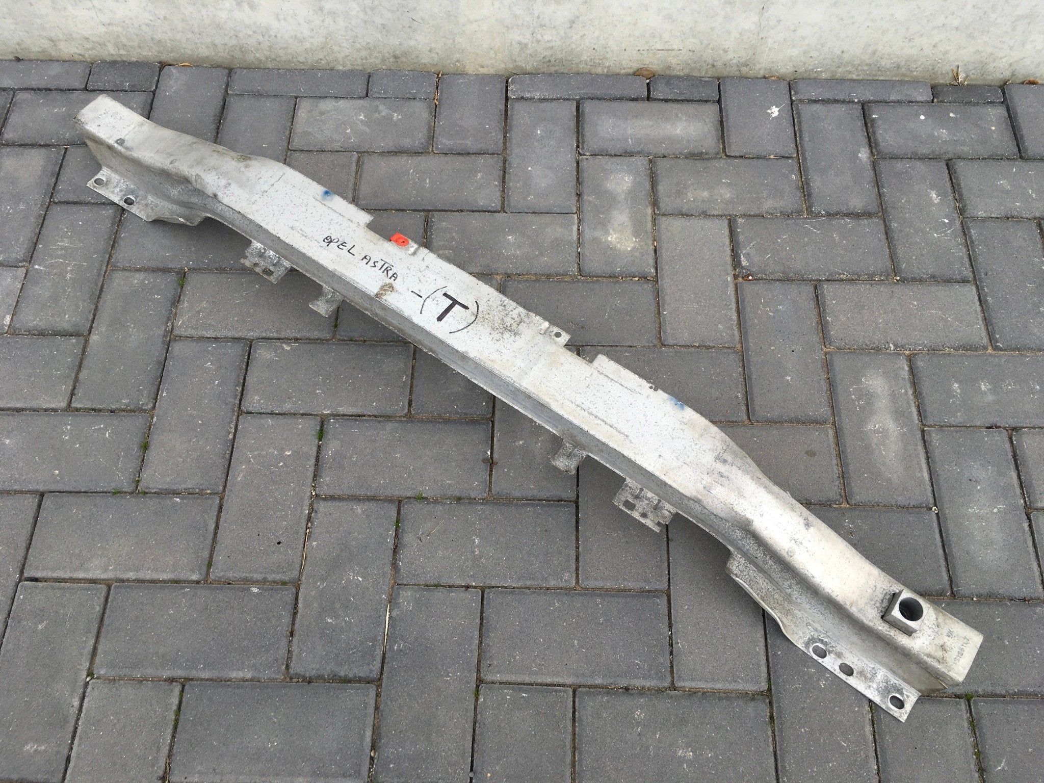 Refuerzo paragolpes trasero Opel Astra H - 13125147