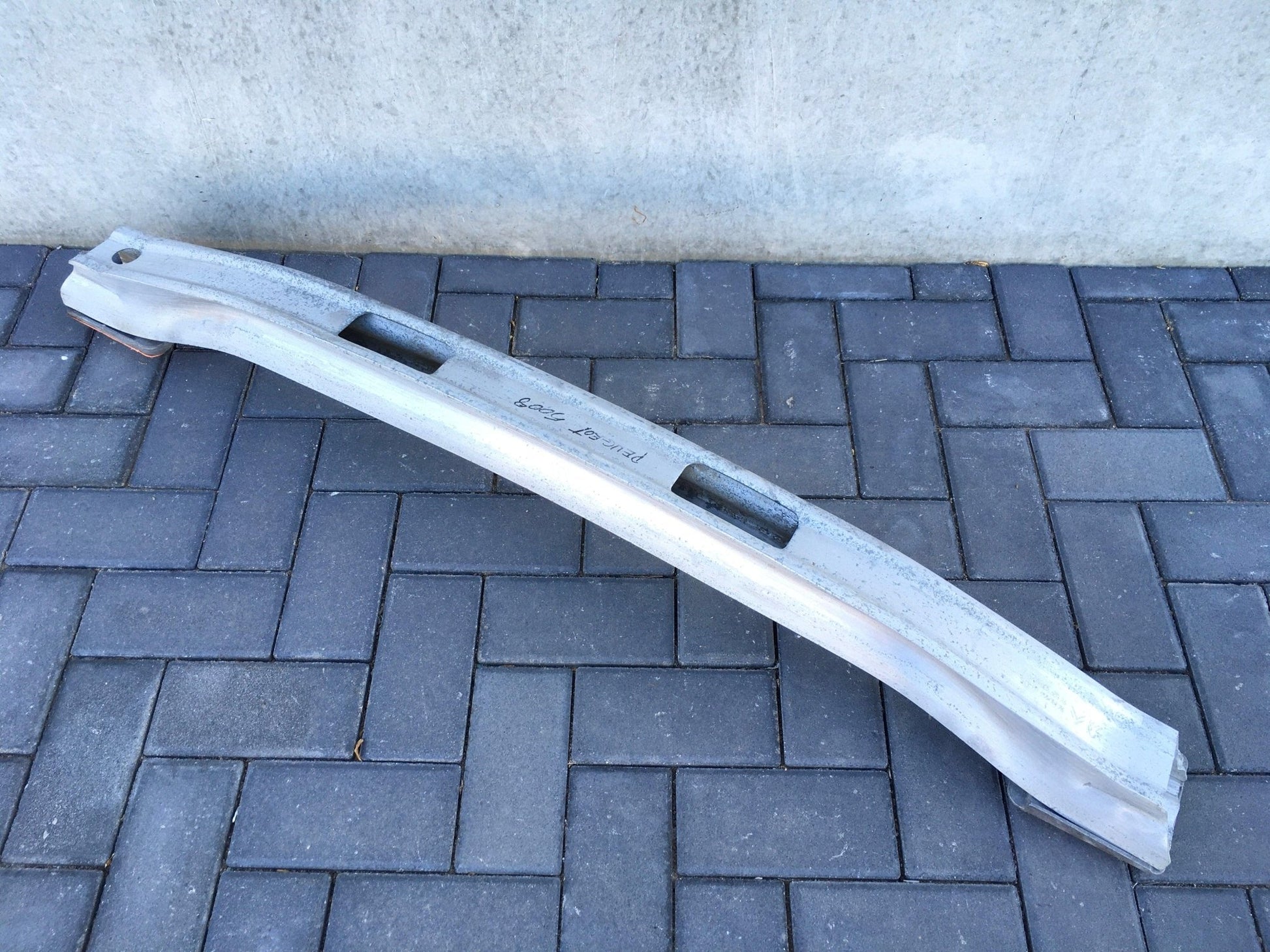 Refuerzo paragolpes trasero Peugeot 5008 I Citroen C4 Picasso I - 9681099980