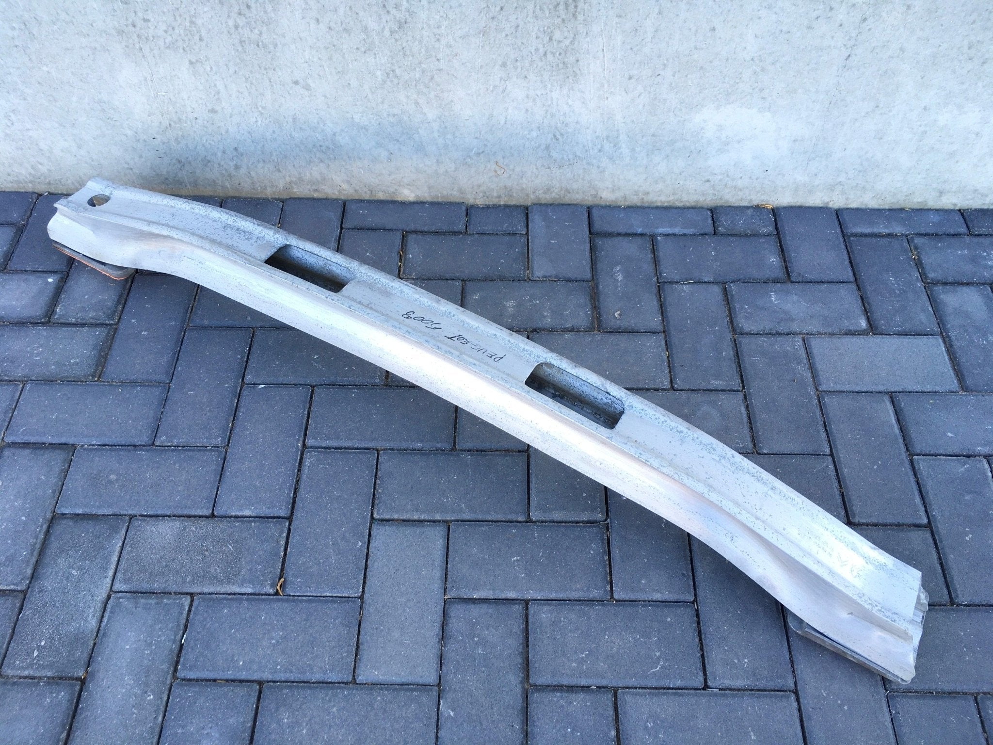 Refuerzo paragolpes trasero Peugeot 5008 I Citroen C4 Picasso I - 9681099980