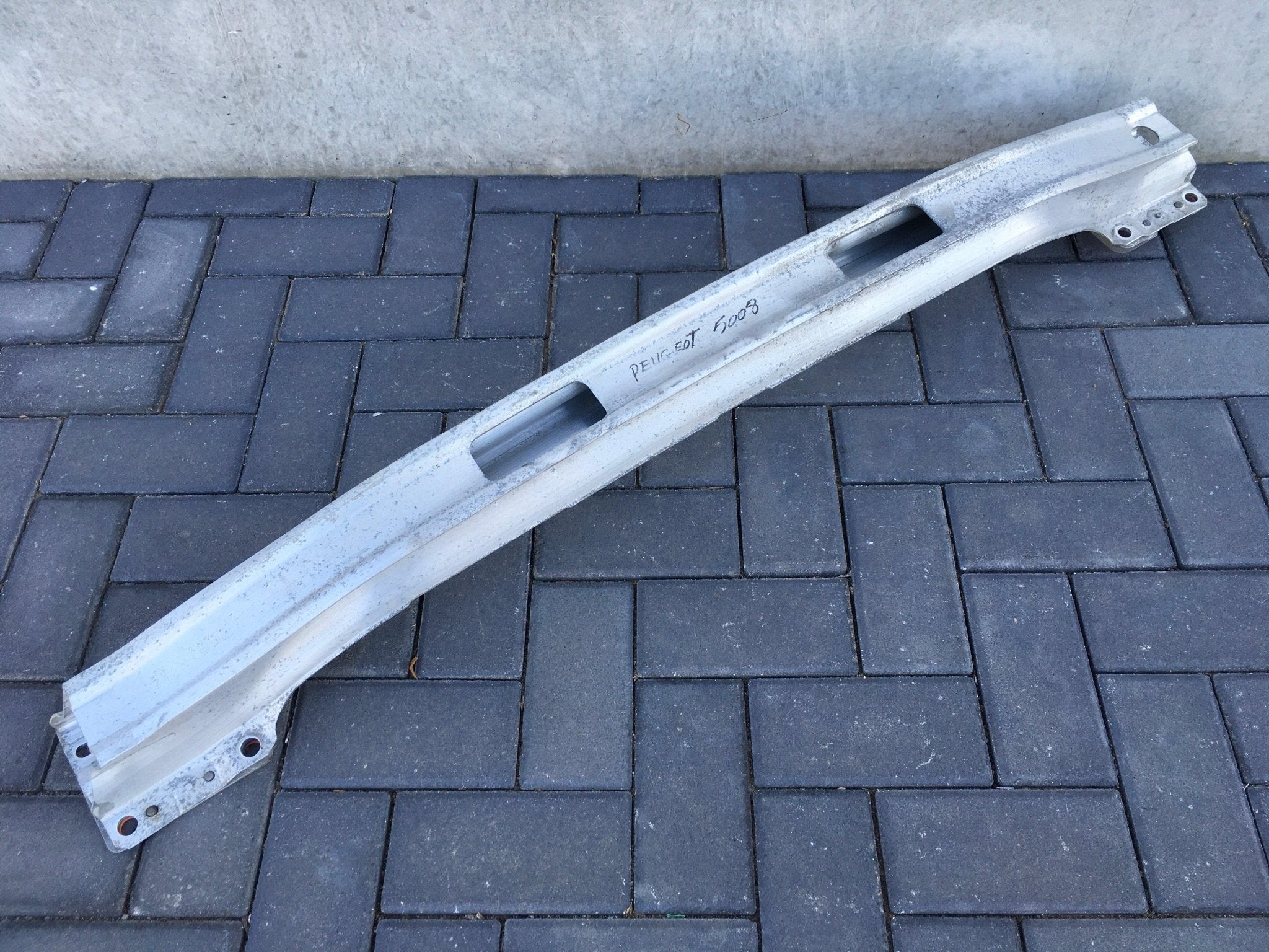 Refuerzo paragolpes trasero Peugeot 5008 I Citroen C4 Picasso I - 9681099980