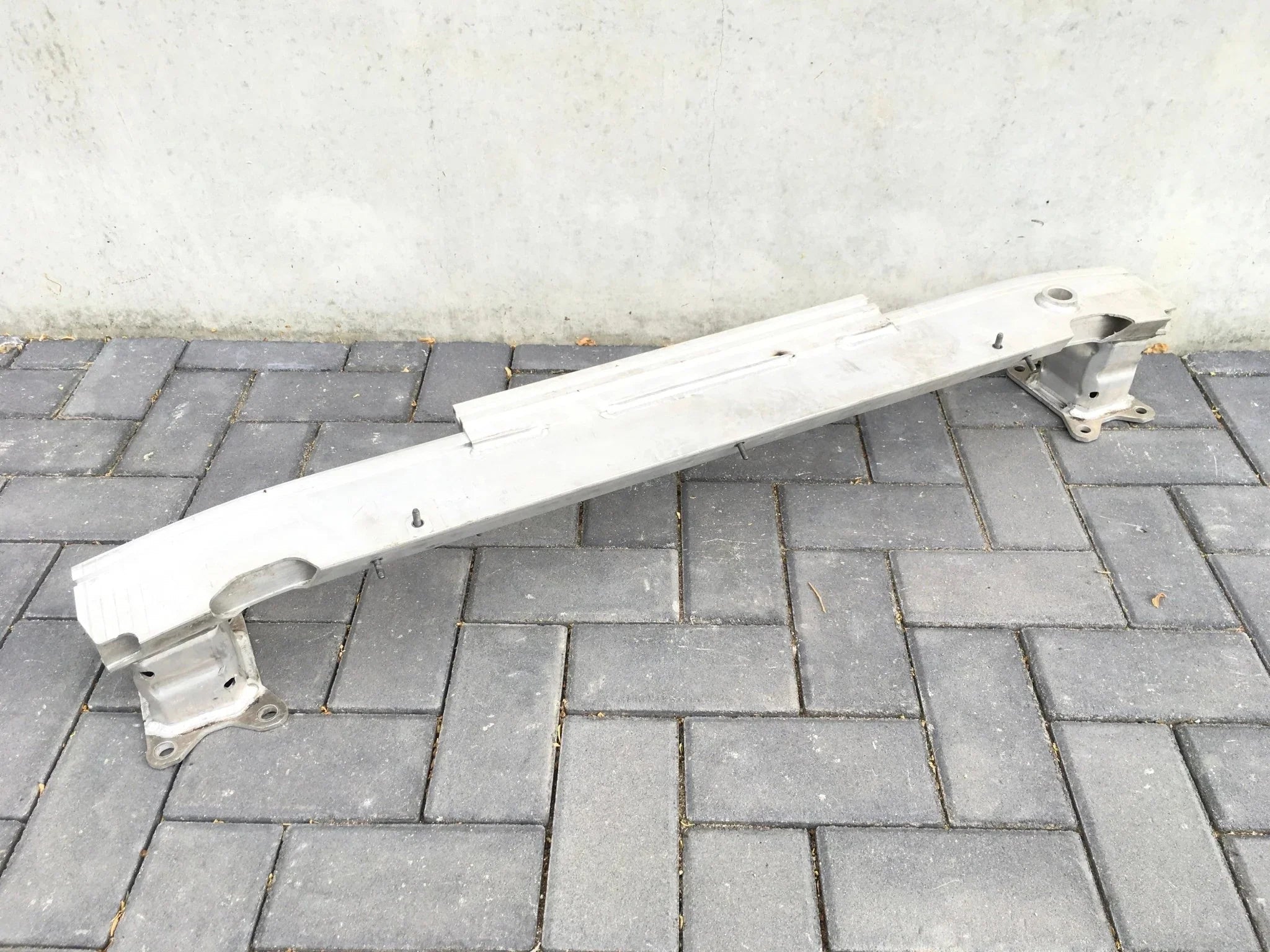 Refuerzo paragolpes trasero Porsche 992