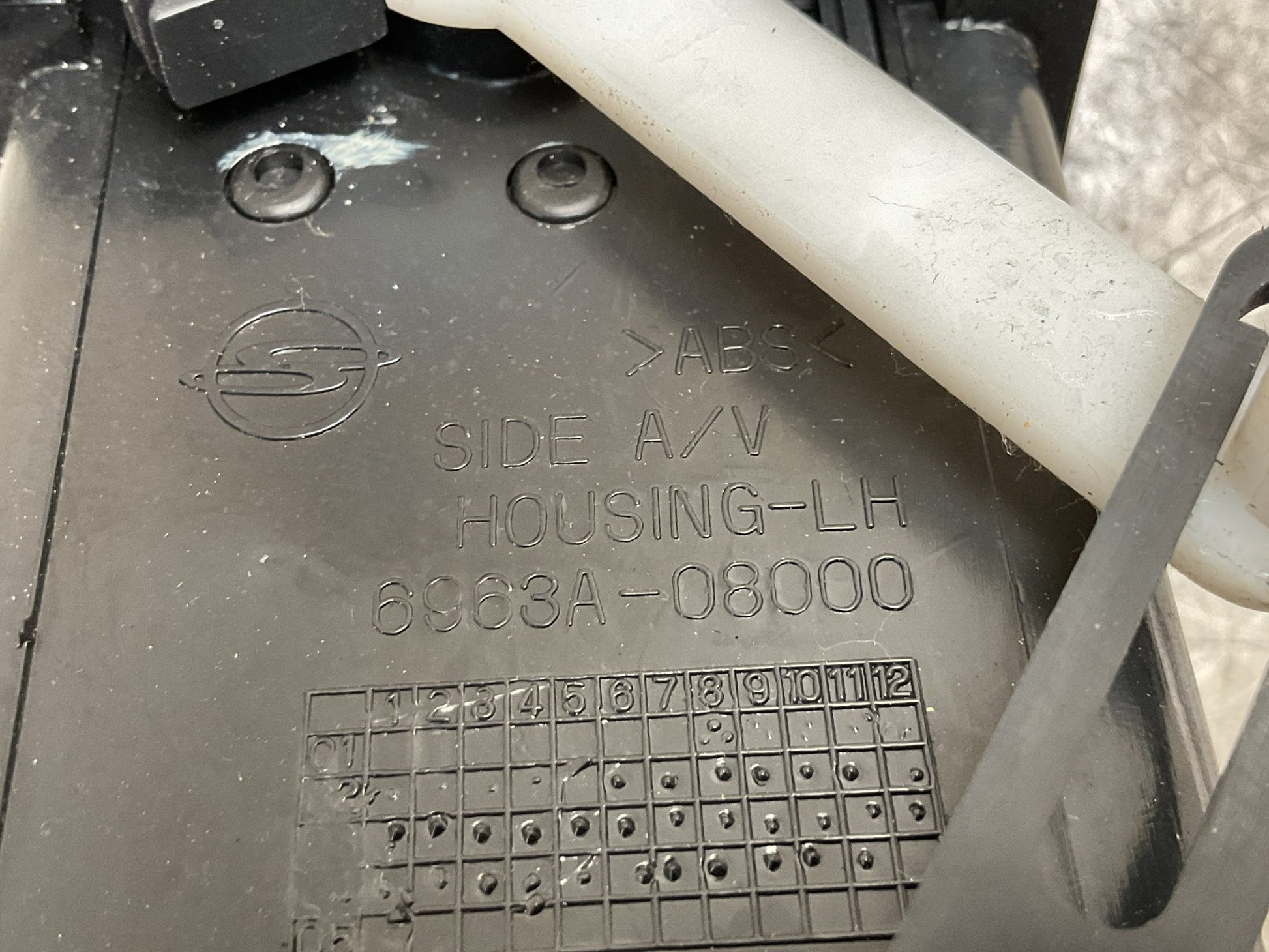 rejilla Aire izq SsangYong Rexton 2001-2012 - 6963A08000