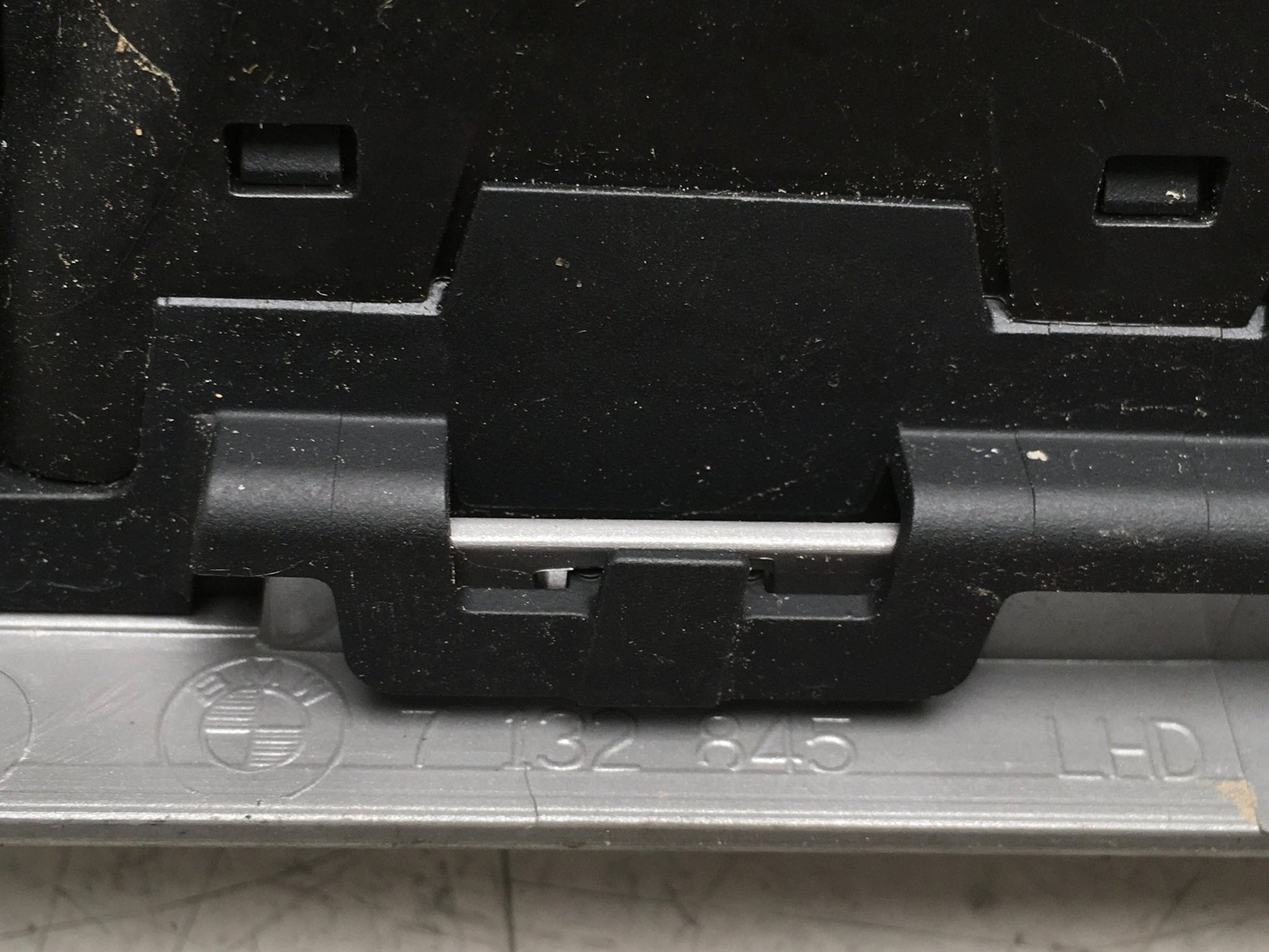 Rejilla aireadora dcha BMW E90 E91 E92 E93 - 64229151166