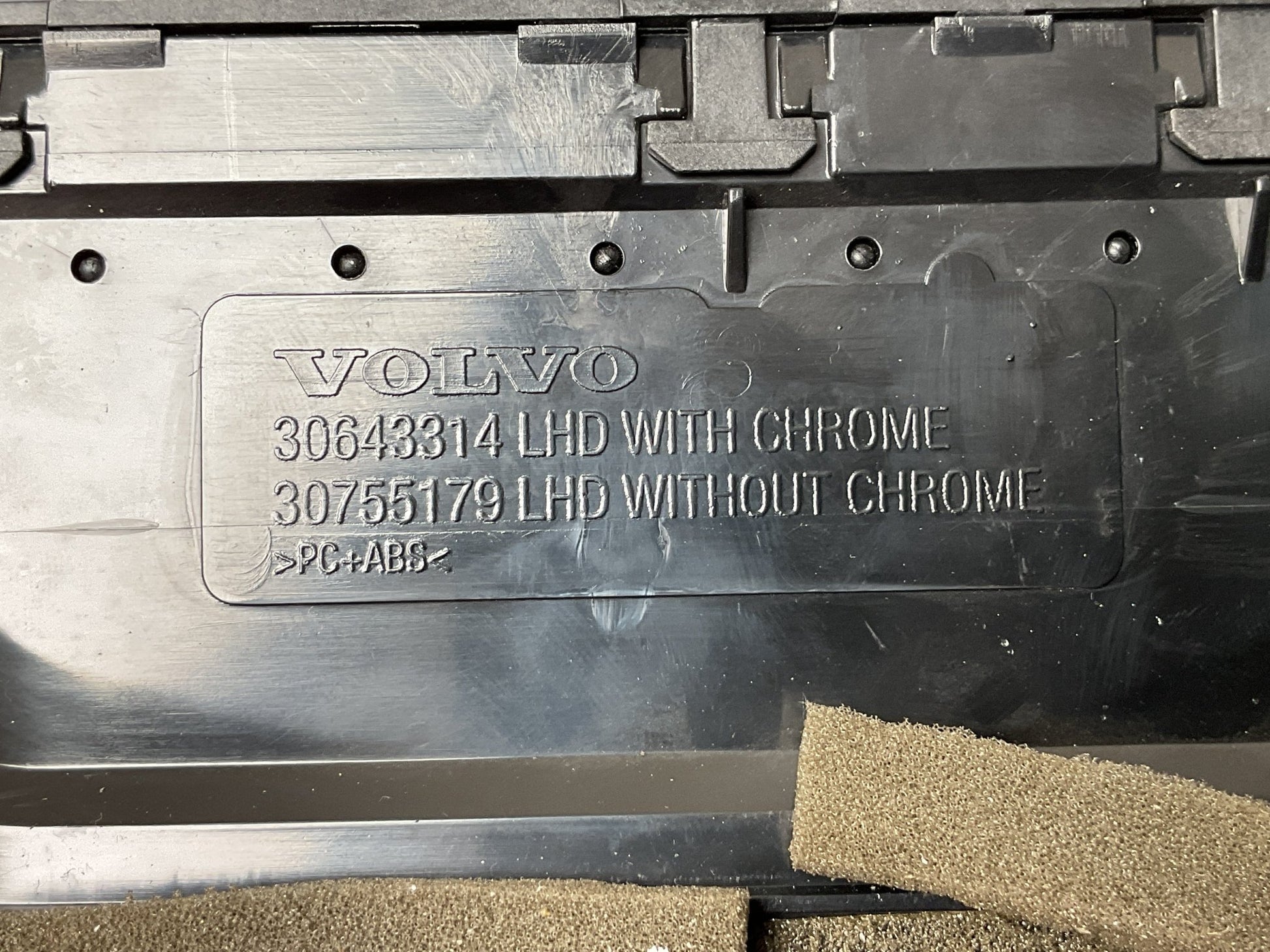 Rejilla aireadora dcha Volvo 30643314 - 30643314