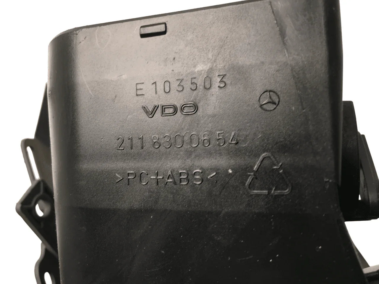 Rejilla aireadora del dcha Mercedes W211