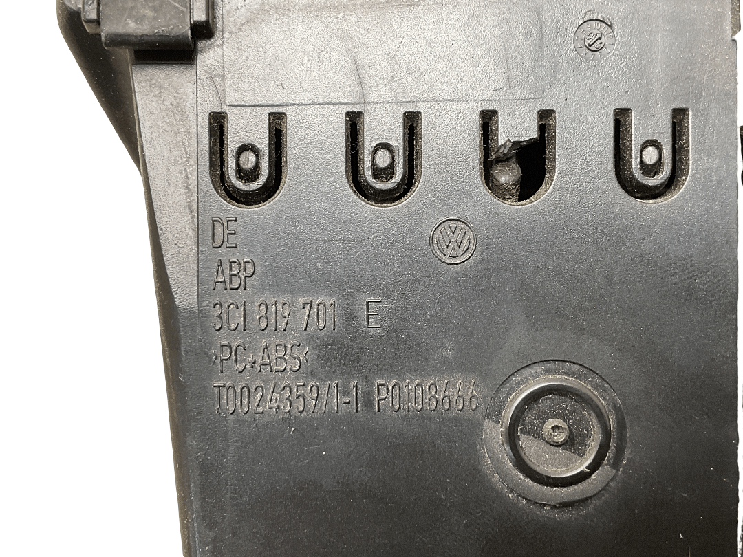 Rejilla aireadora izq VW Passat B6 05-10 - 3C1819701