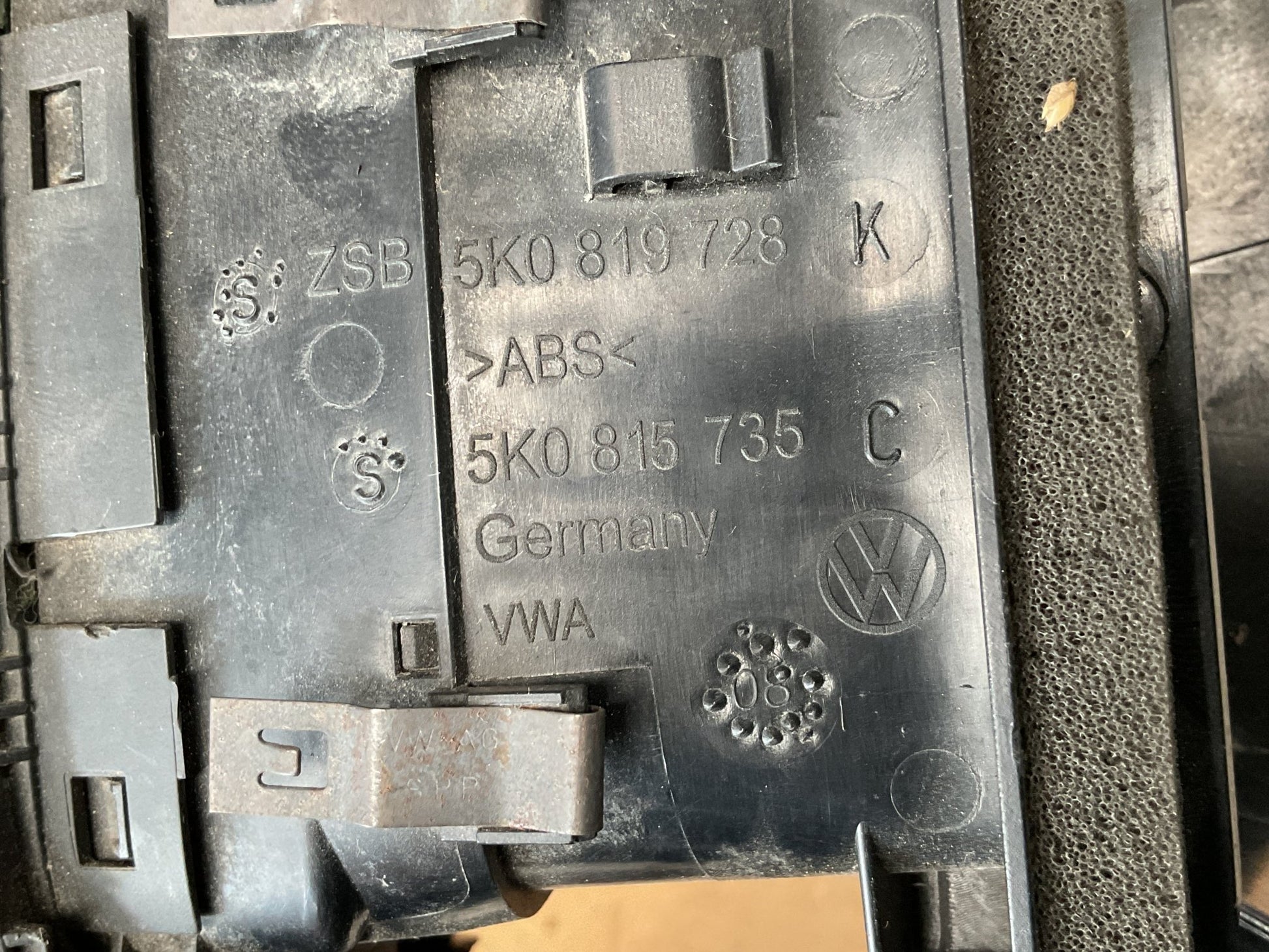 Rejilla Aireadora VW Golf 08-14 - 5K0819728