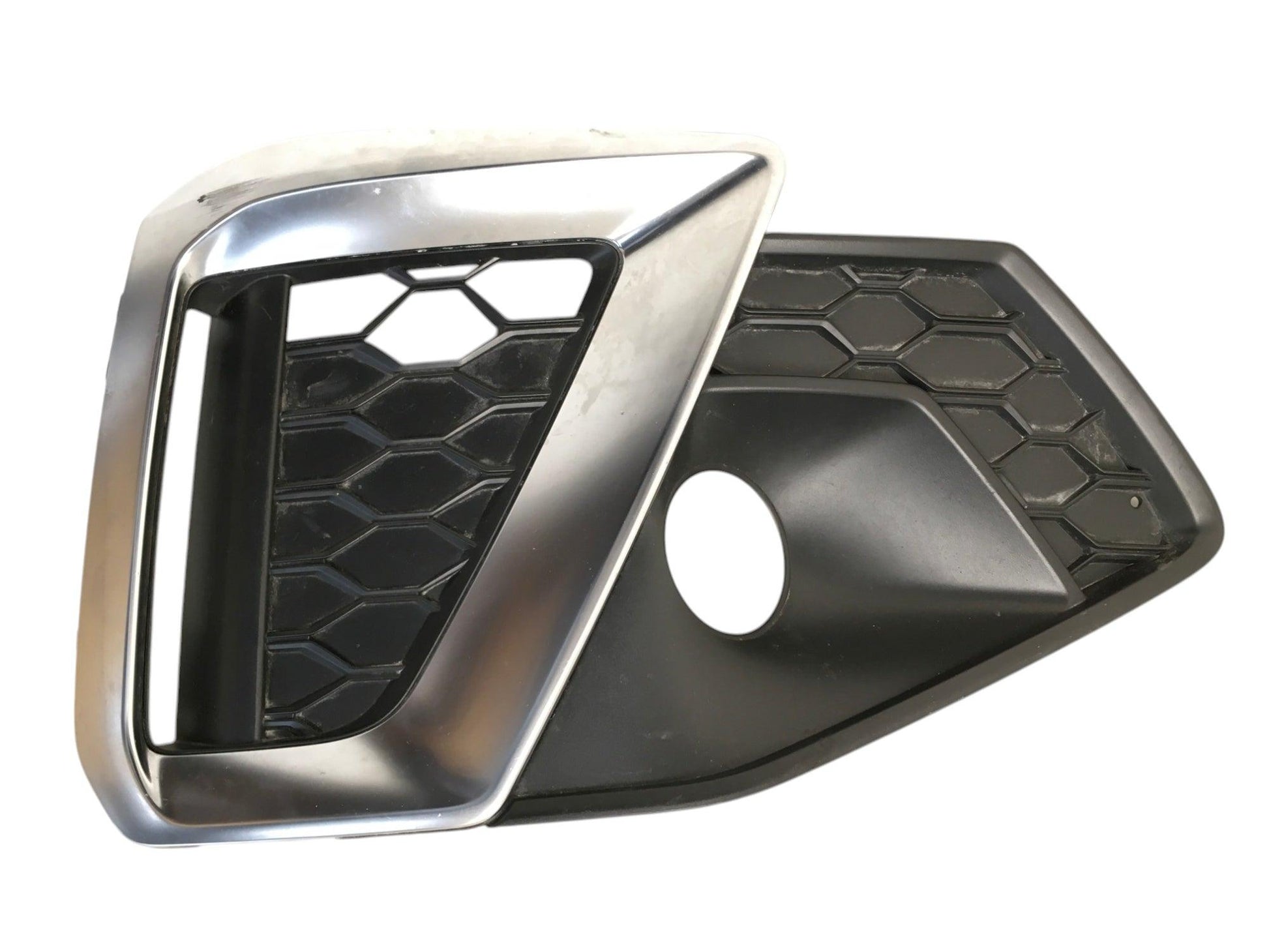 Rejilla Antiniebla dcho Audi S4 B9 Fase 2 - 8W0807682AM