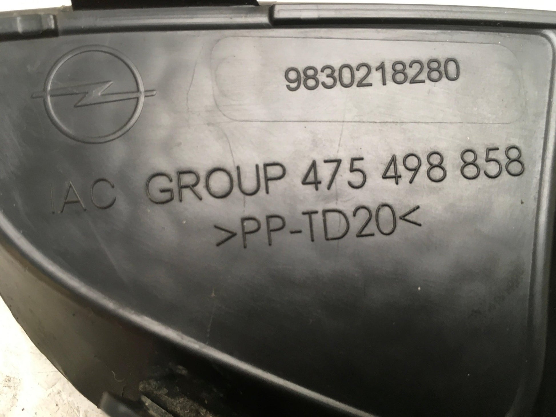 Rejilla antiniebla izq Opel Corsa F - 9830218280