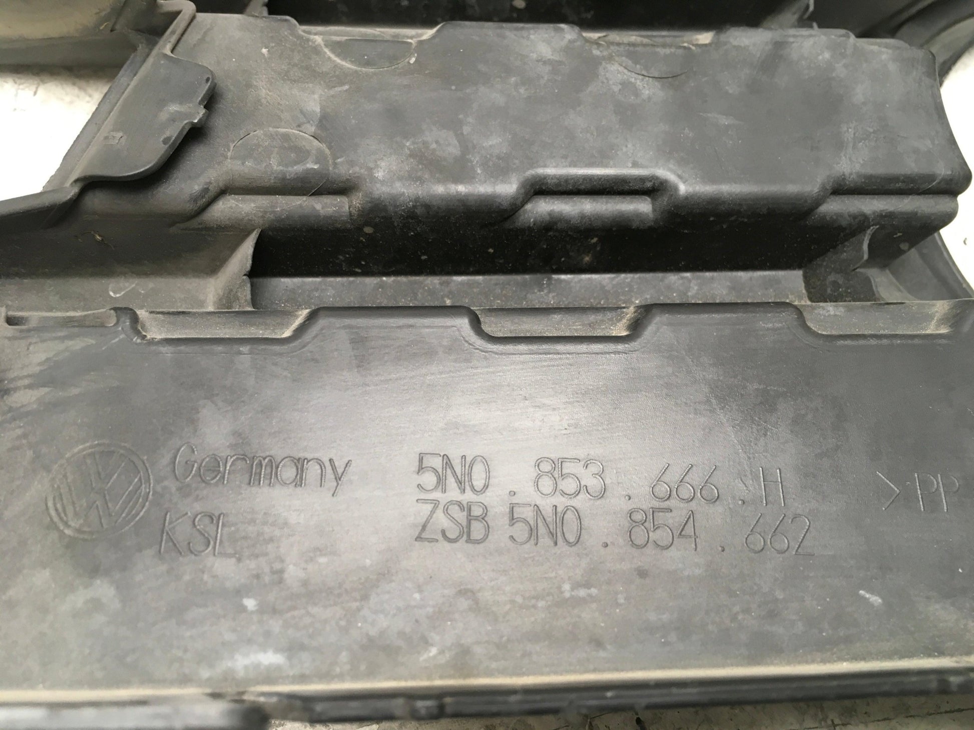 Rejilla Antiniebla izq VW Tiguan 5N Fase 2 - 5N0853666H