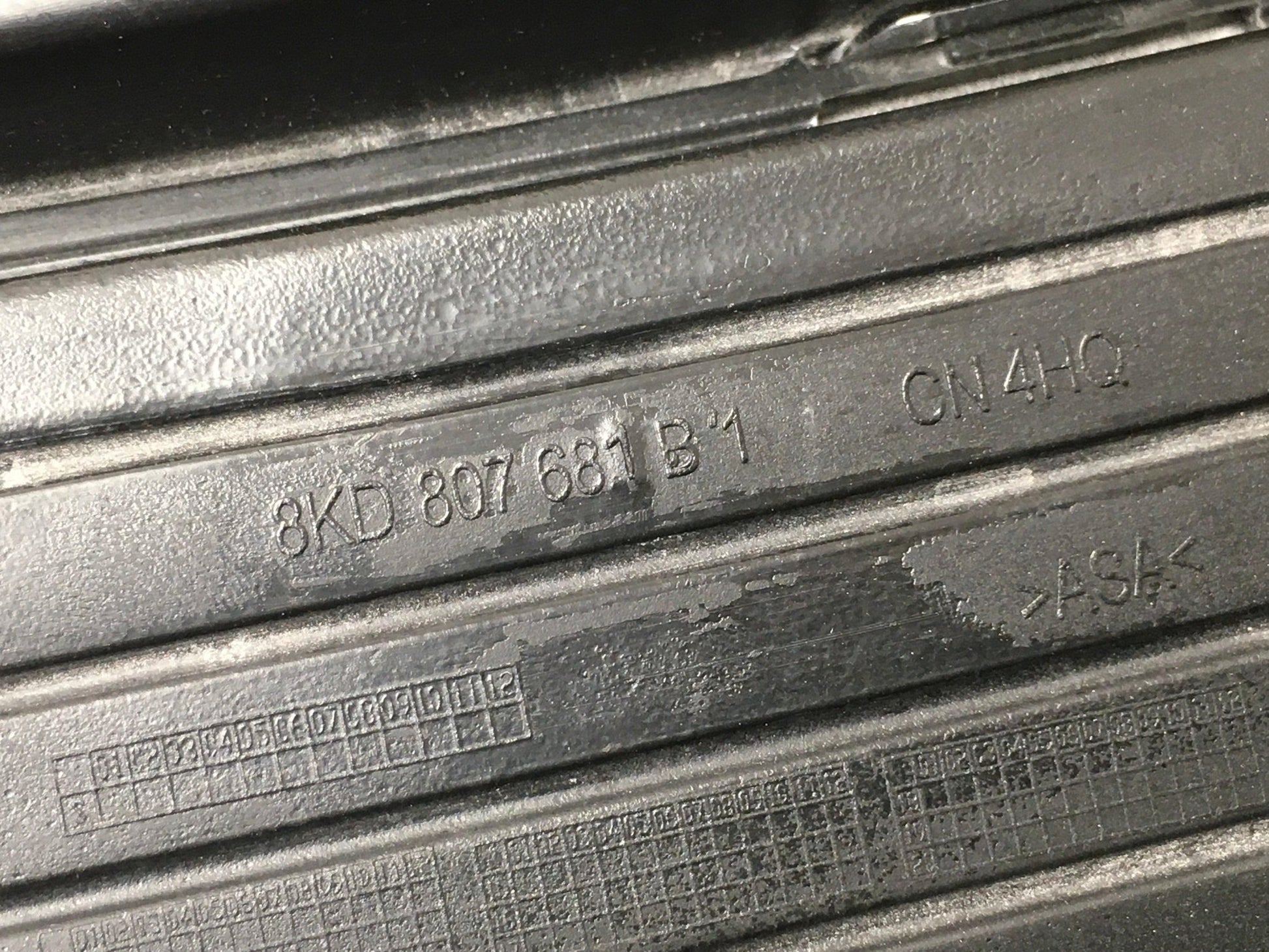 Rejilla antiniebla izquierda Audi S4 B8 - 8KD807681B