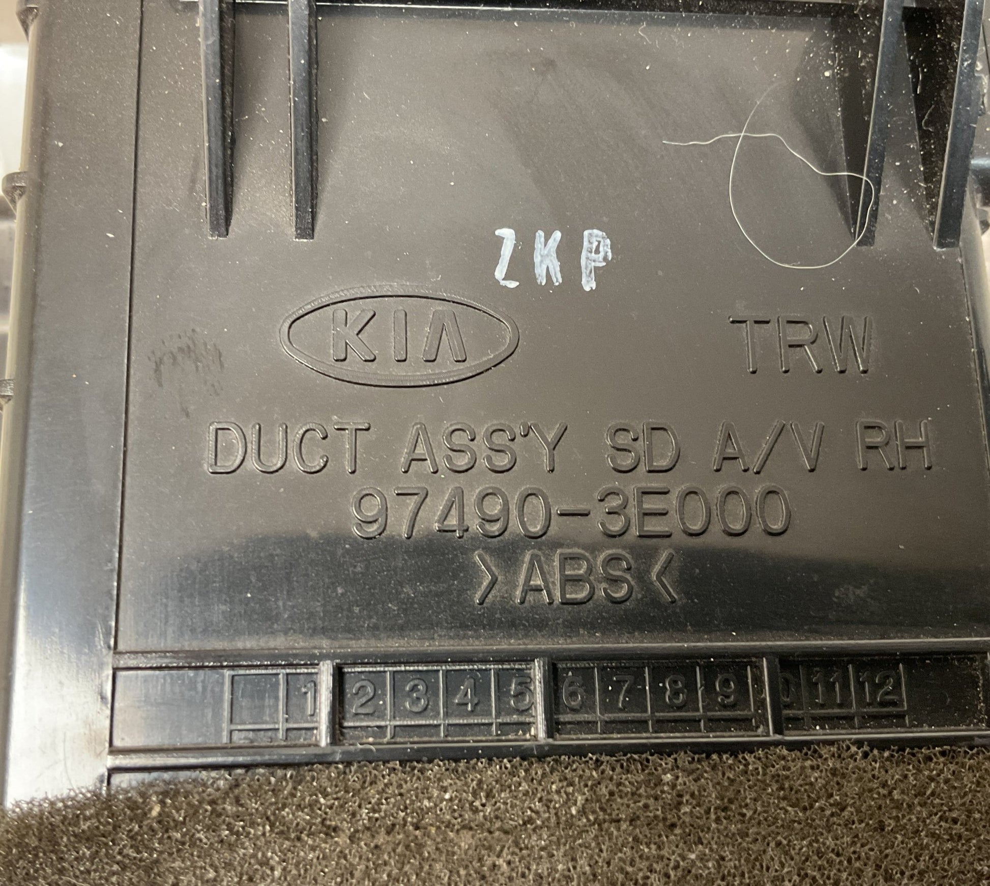 Rejilla dcha Kia Sorento 2002-2009 - 974903E000