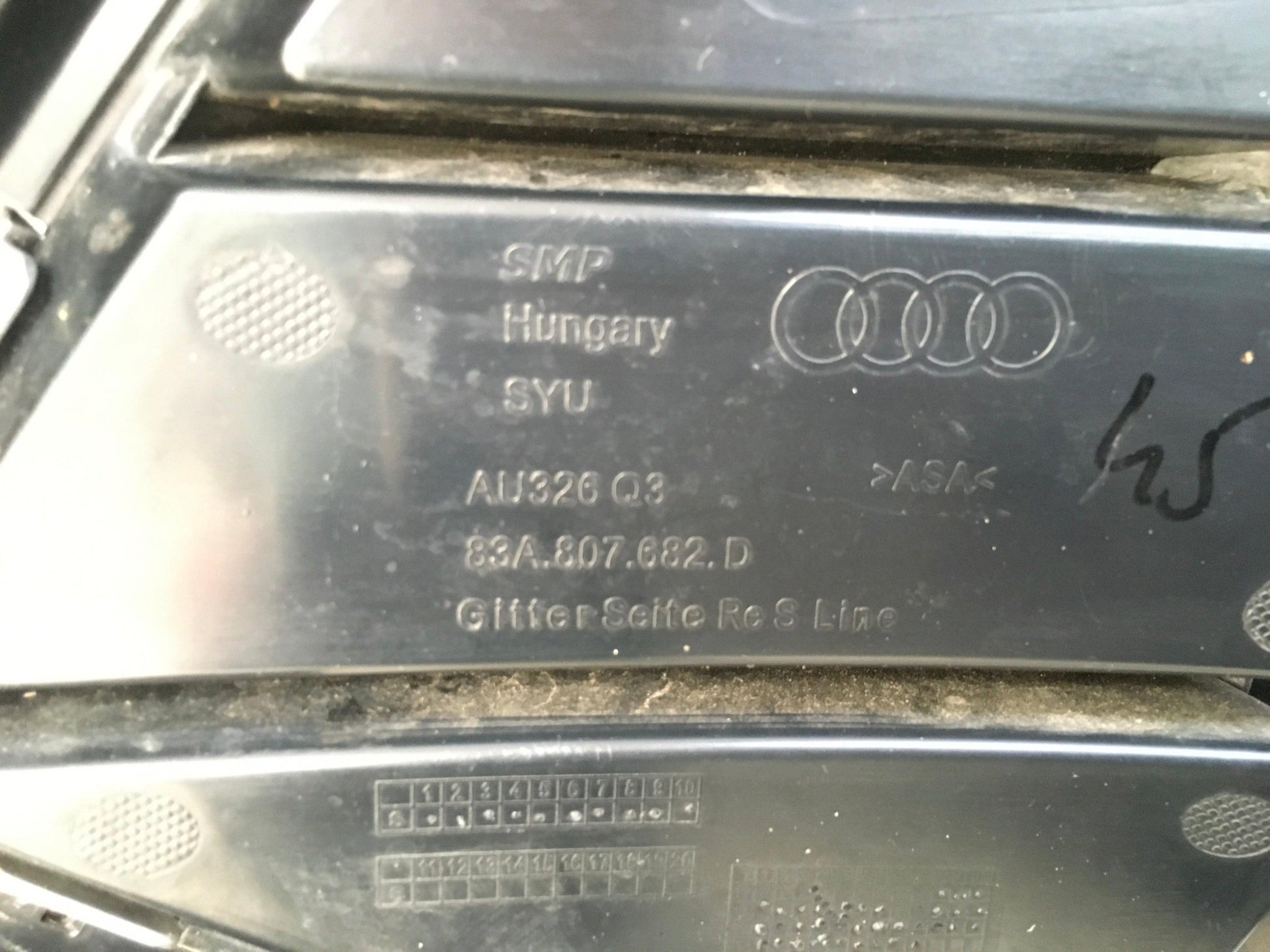 Rejilla dcha paragolpes delantero Audi Q3 F3 - 83A807682D