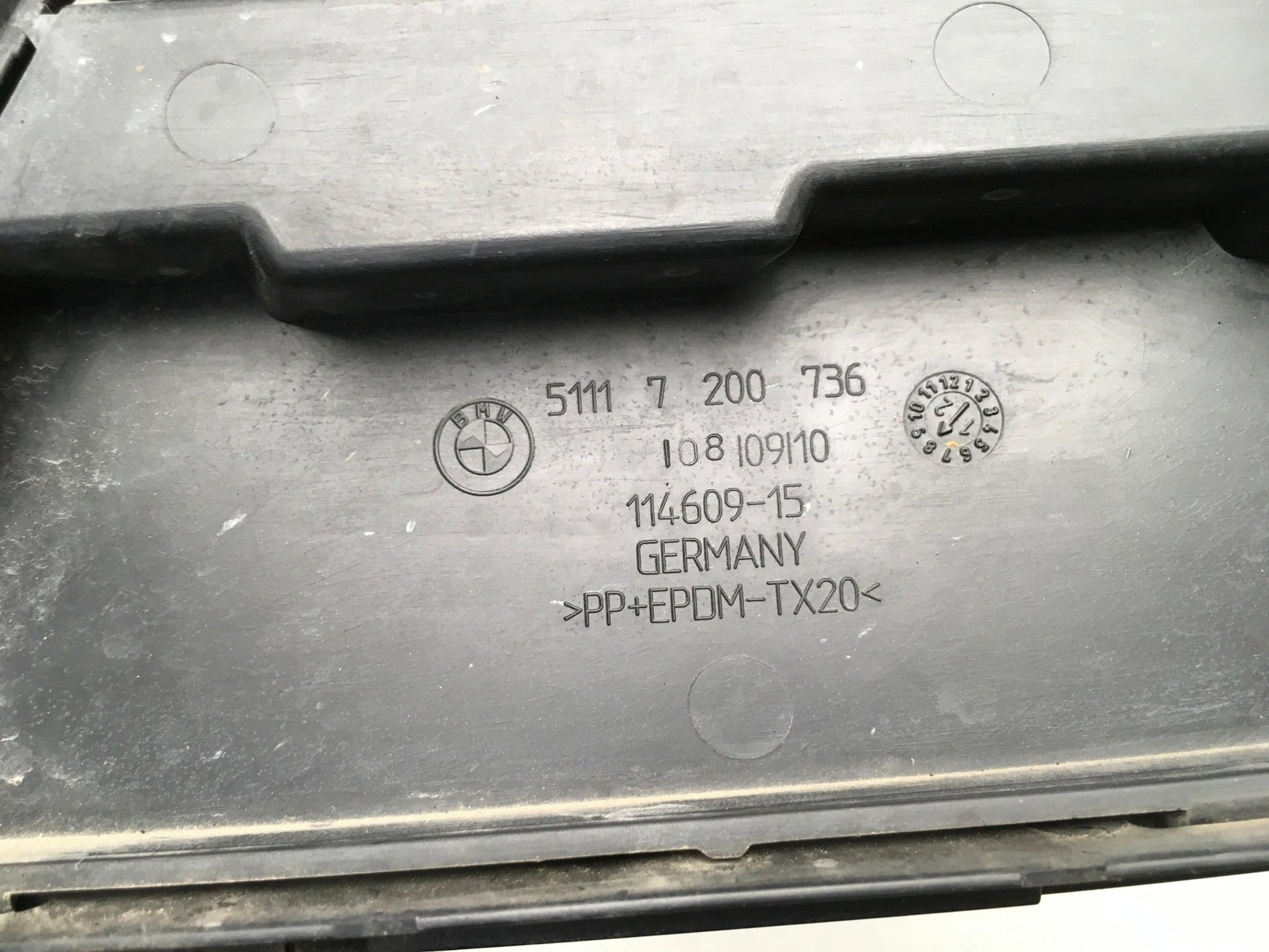 Rejilla dcha paragolpes delantero BMW F07 - 51117200736