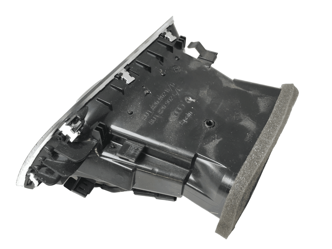 Rejilla del dcha Audi Q3 8U1820902B - 8U1820902B