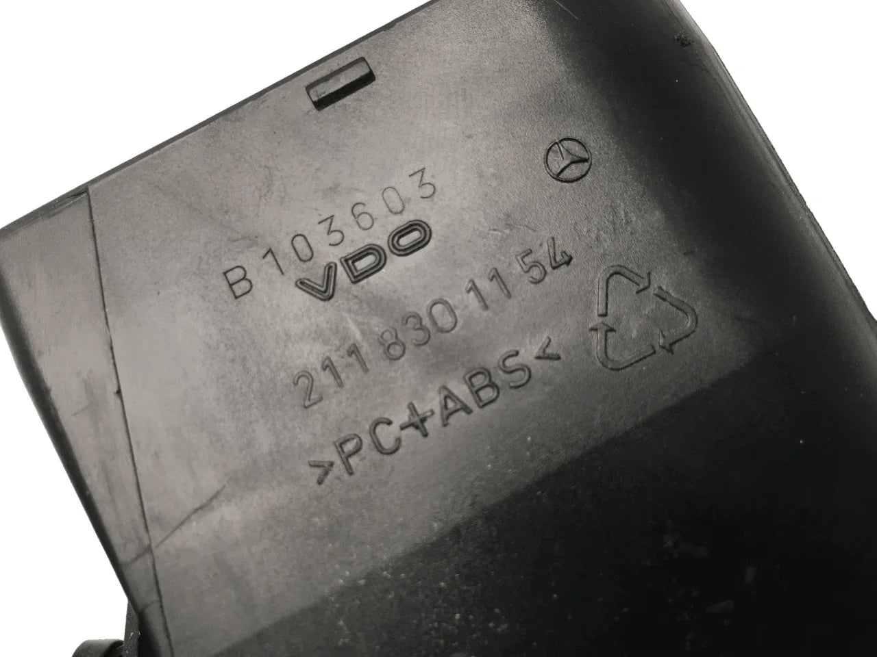 Rejilla del izq Mercedes E 2118301154