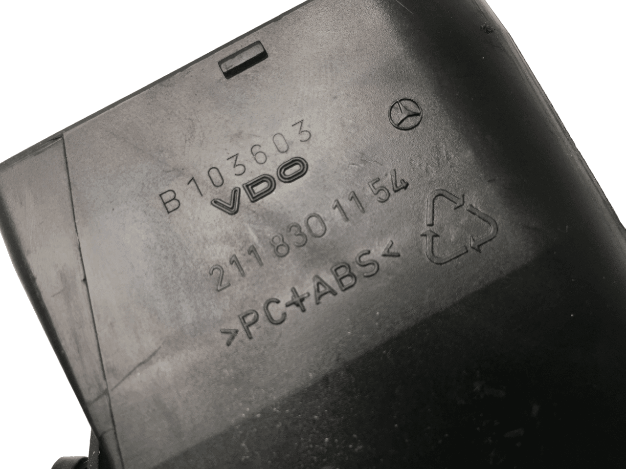 Rejilla del izq Mercedes E 2118301154 - 2118301154