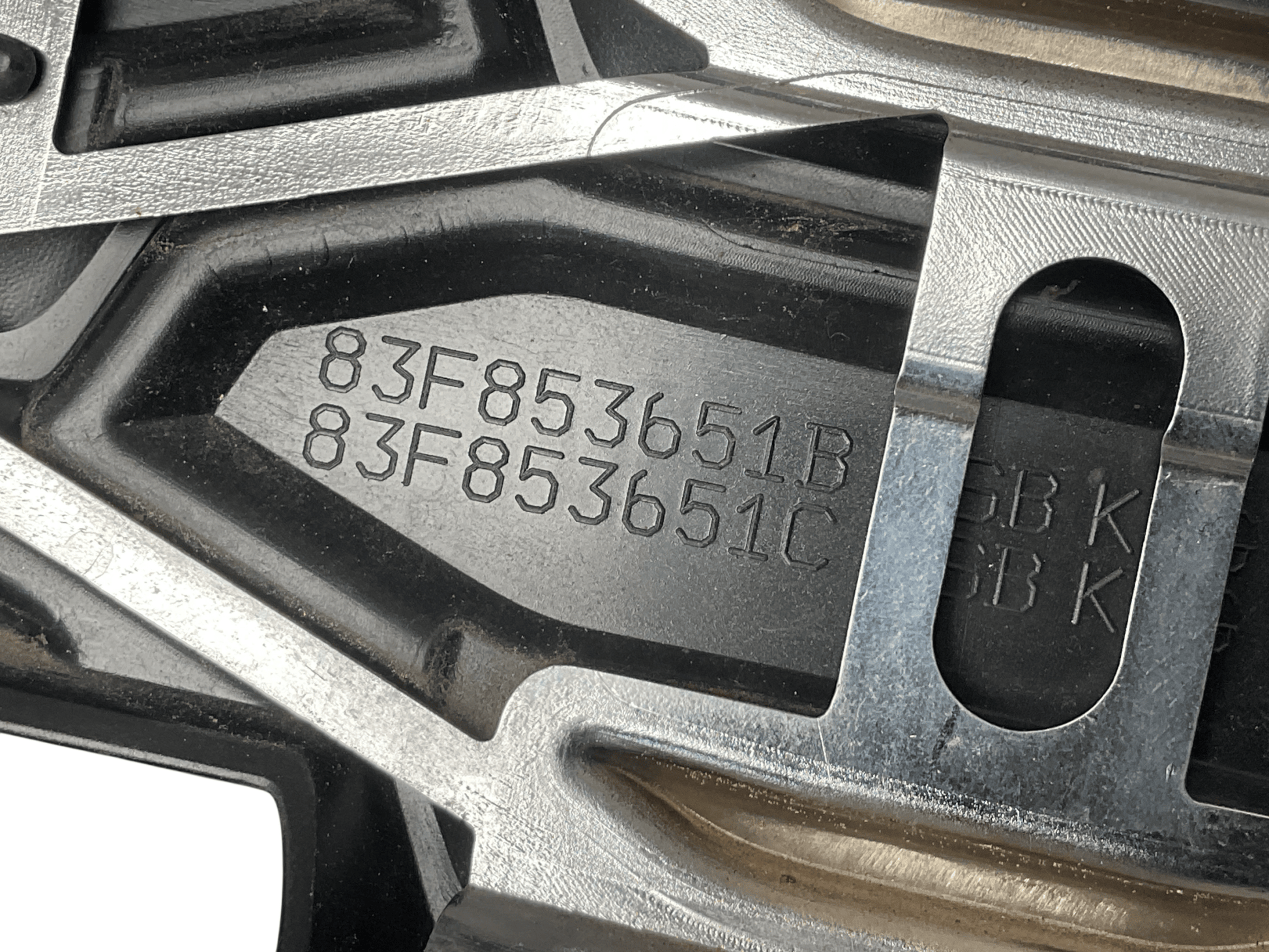 Rejilla delantera Audi Q3 20-25 - 83F853651  _