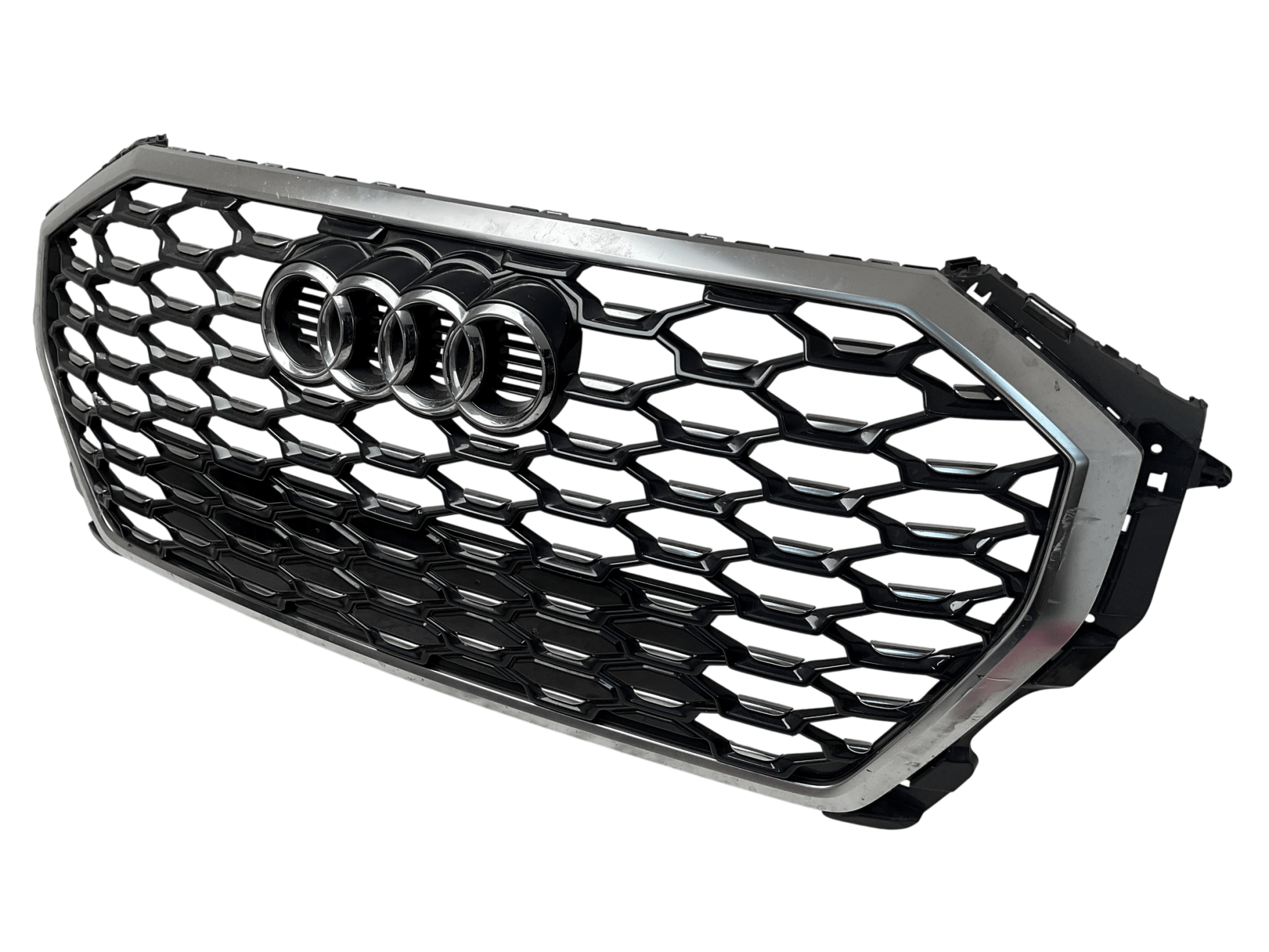 Rejilla delantera Audi Q3 20-25 - 83F853651  _