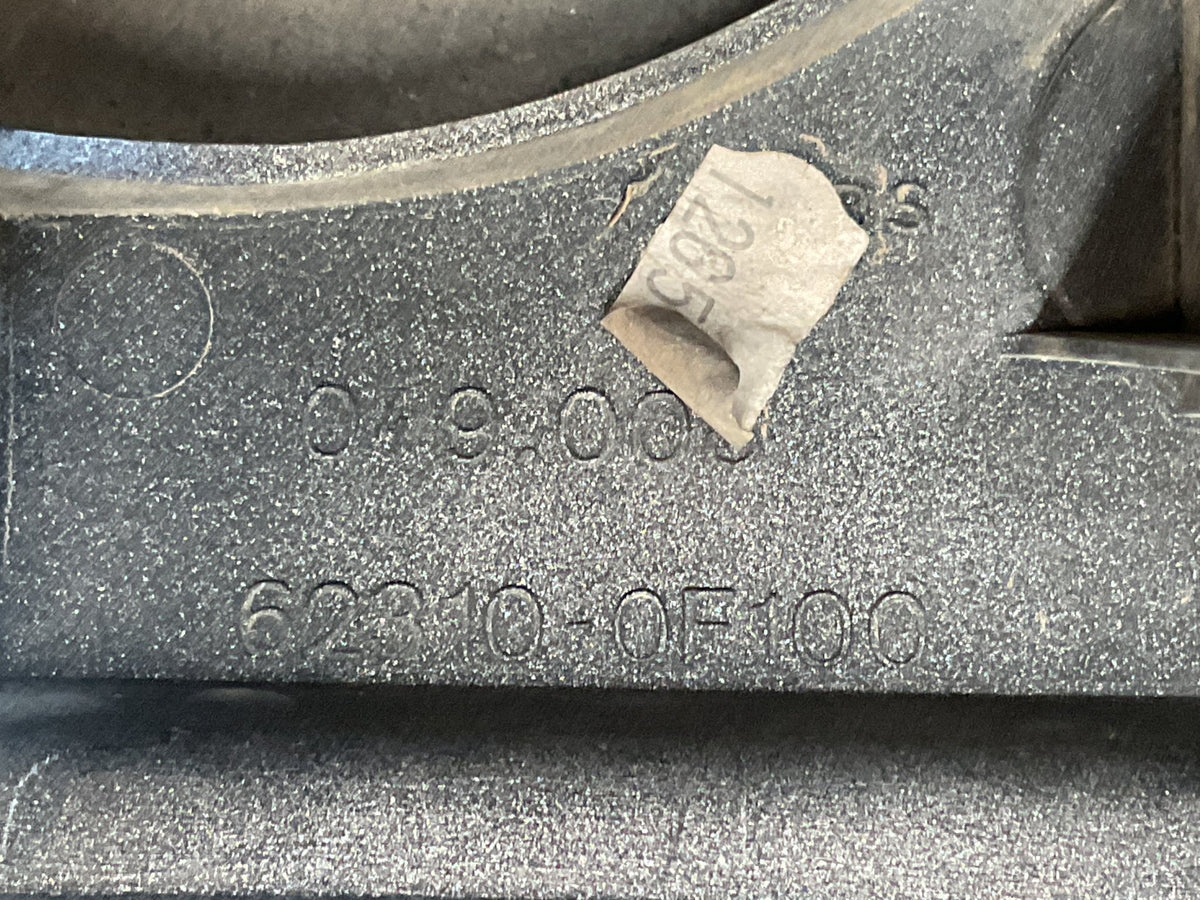 Rejilla delantera Ford Maverick 96-03 - 623100F100