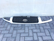 Rejilla delantera Toyota Rav4 XA20