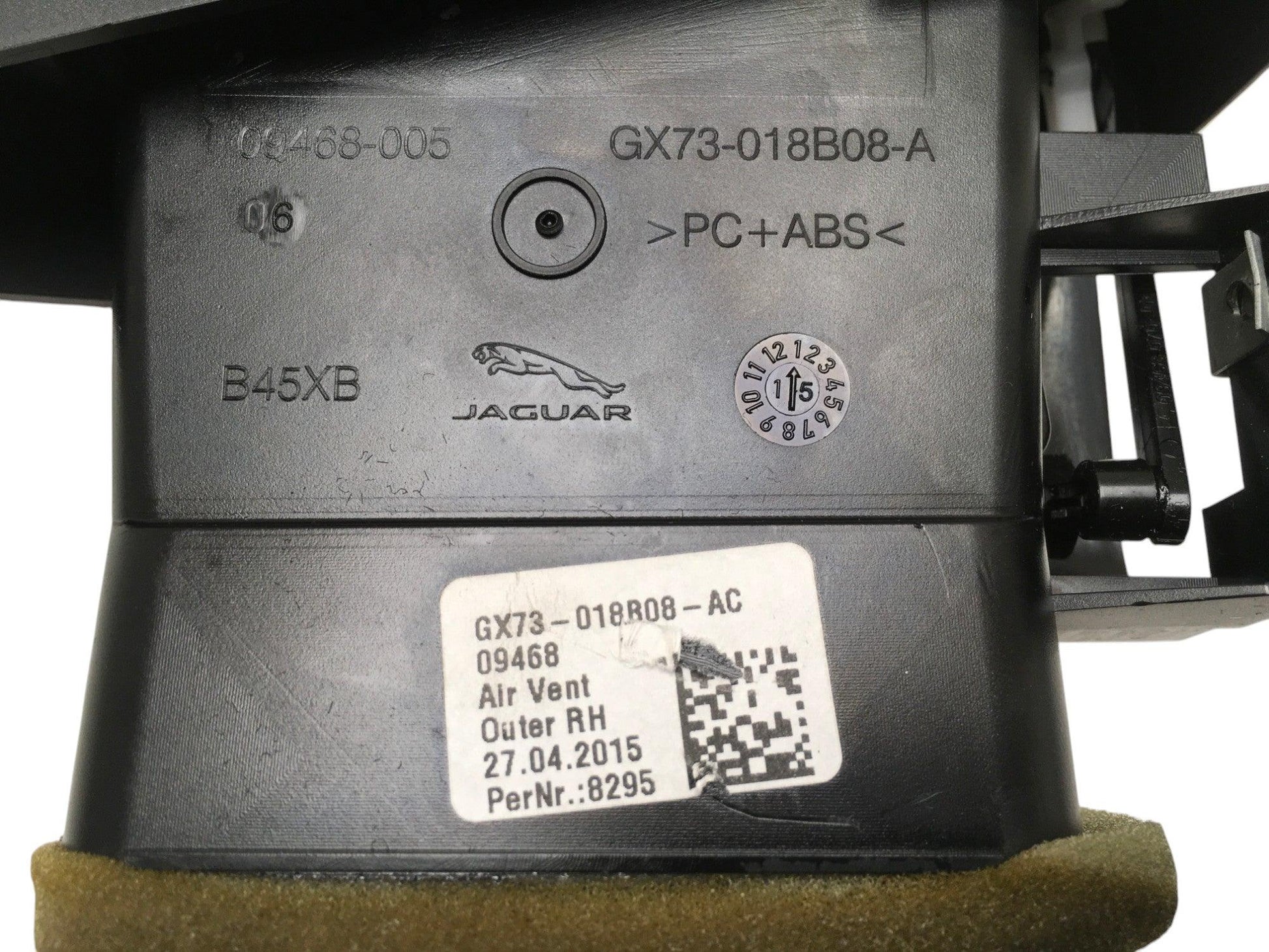 Rejilla derecha Jaguar XE - GX73018B08A