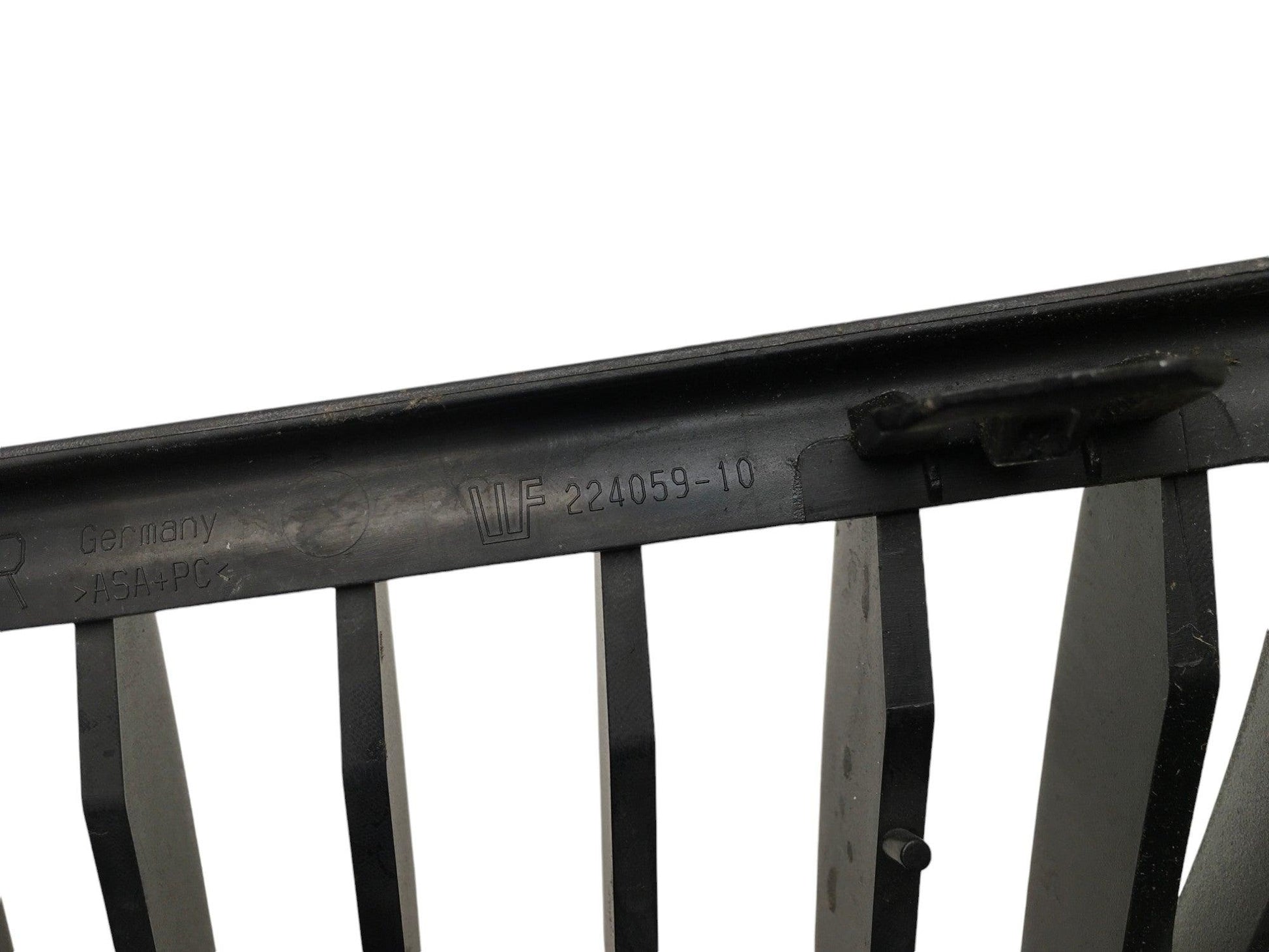 Rejilla derecha Radiador BMW E90 - 22405910